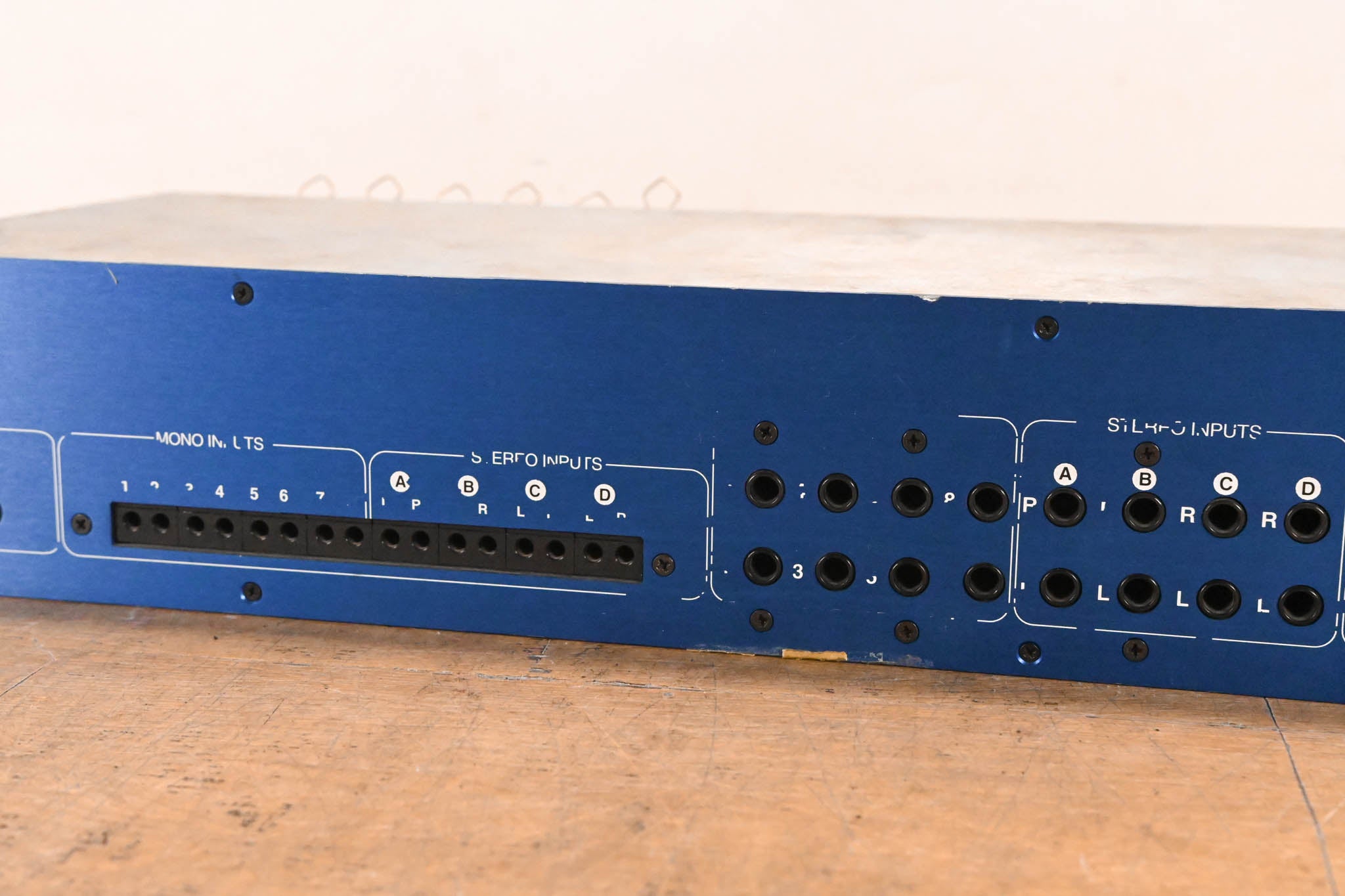 Furman HDS-16 Headphone Distribution Unit