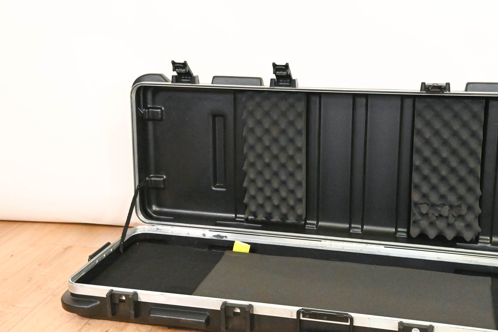 SKB 76-key Keyboard Case with Wheels