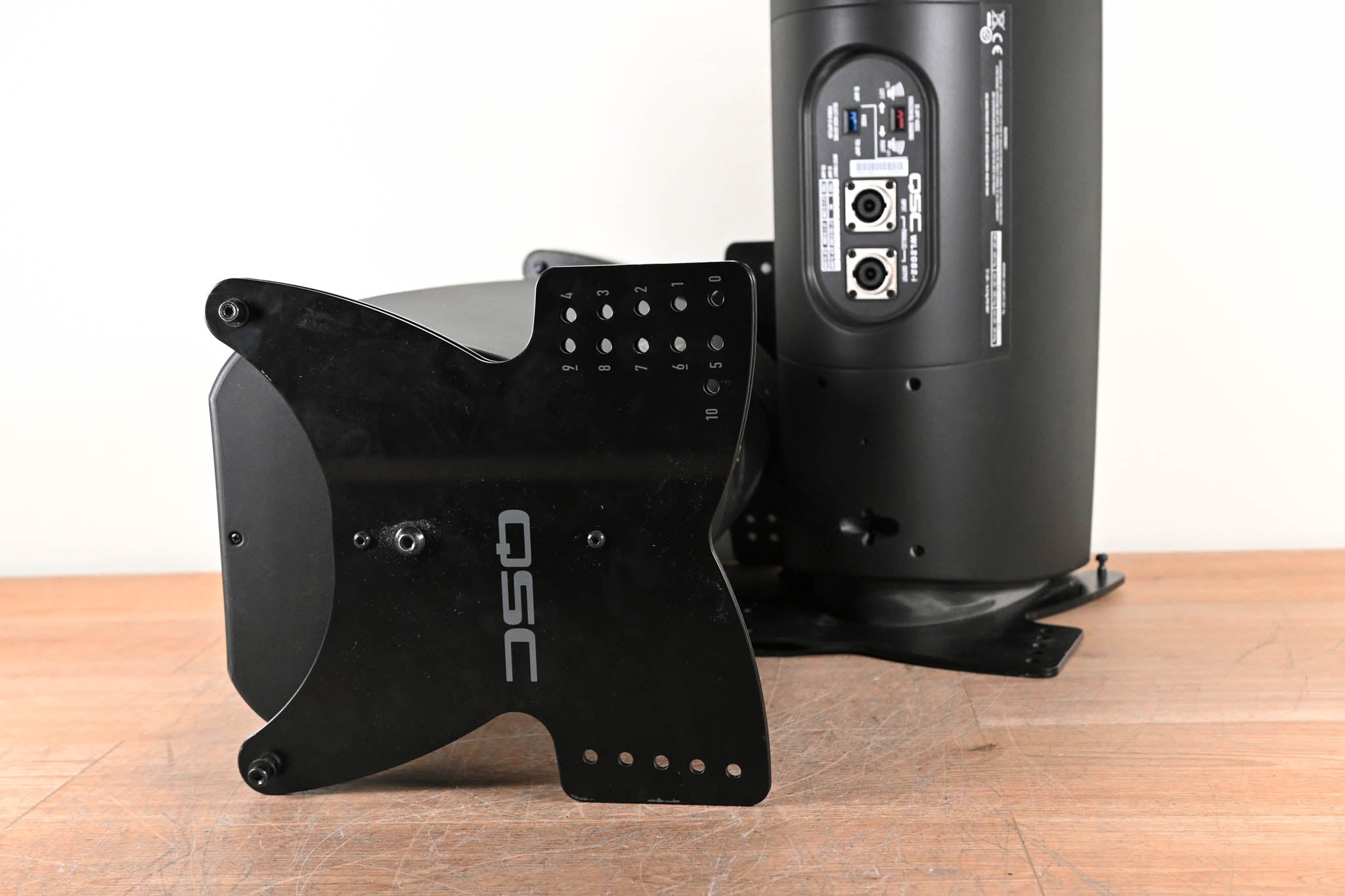 QSC WL2082-i Installation Line Array Loudspeaker (PAIR)