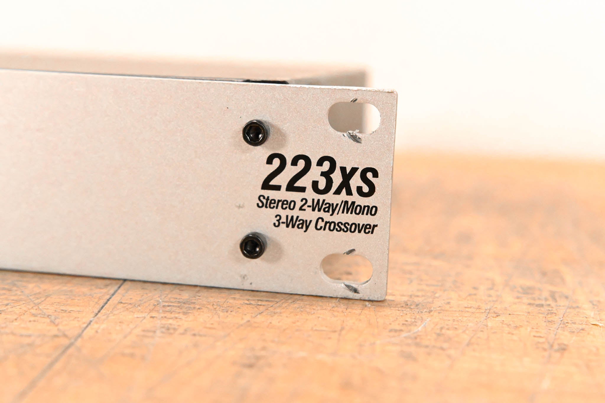 dbx 223xs Stereo 2-Way / Mono 3-Way Crossover