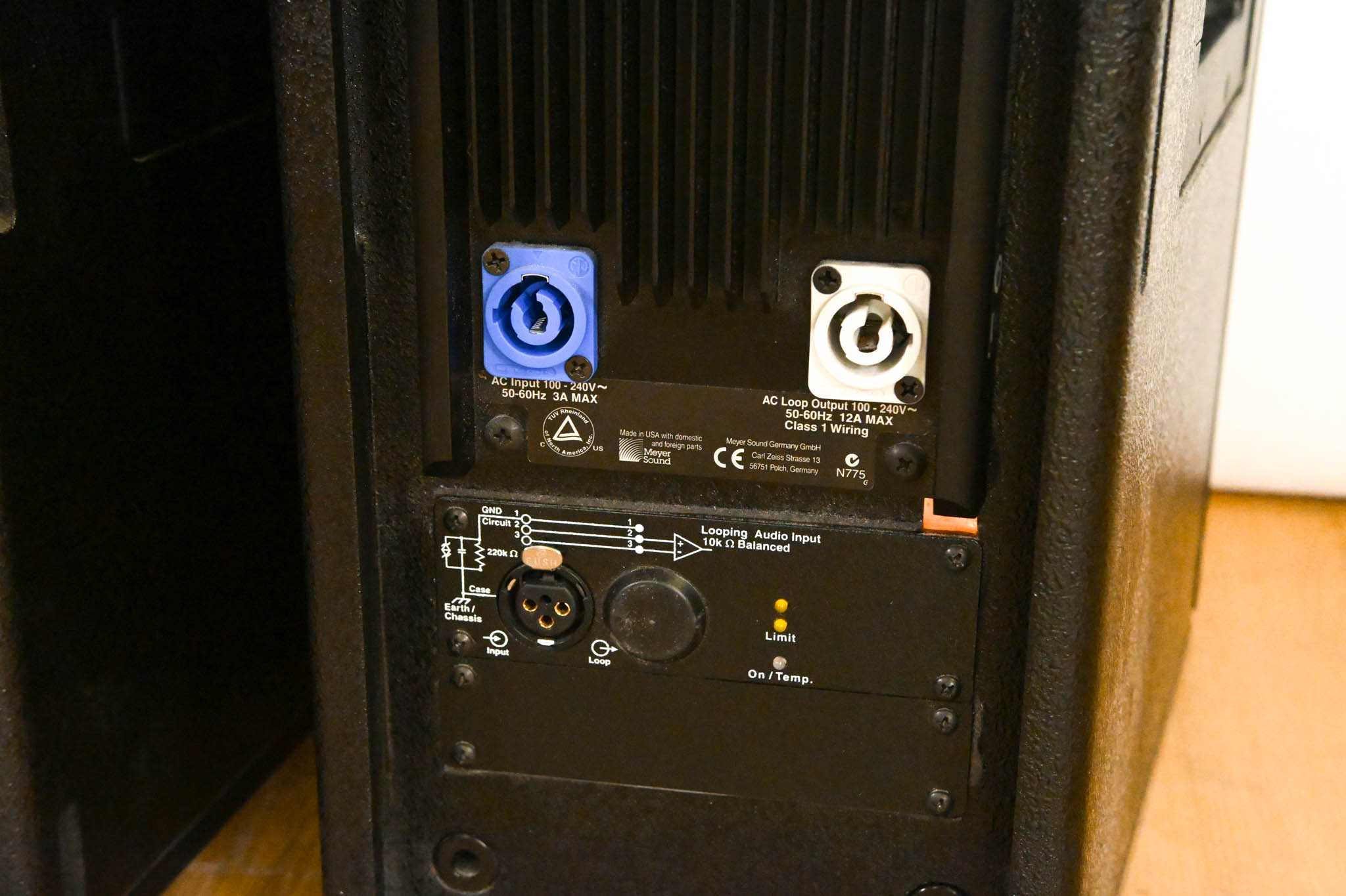 Meyer Sound UPJ-1P Compact VariO Loudspeaker (PAIR)