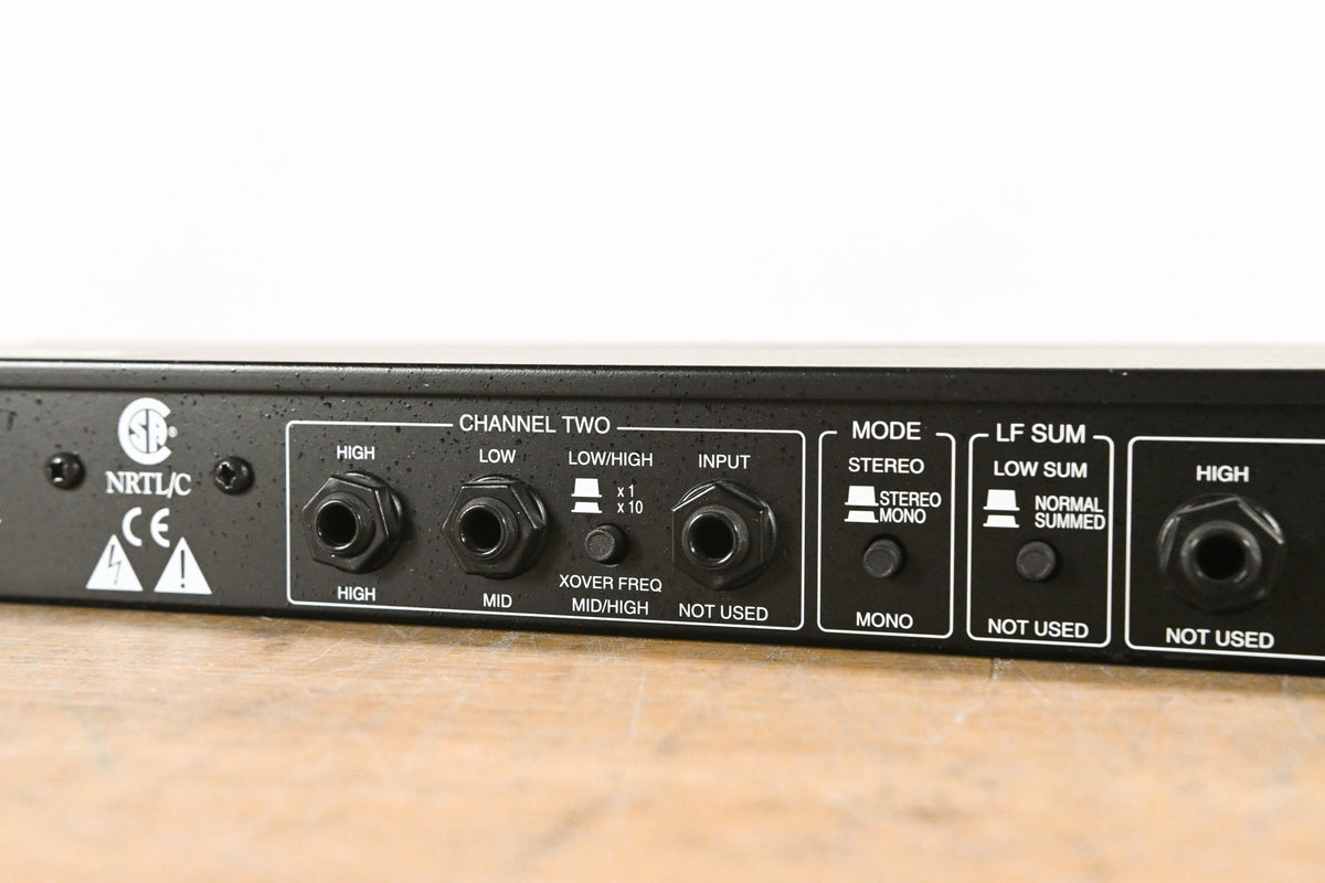 dbx 223 Stereo 2-Way / Mono 3-Way Crossover