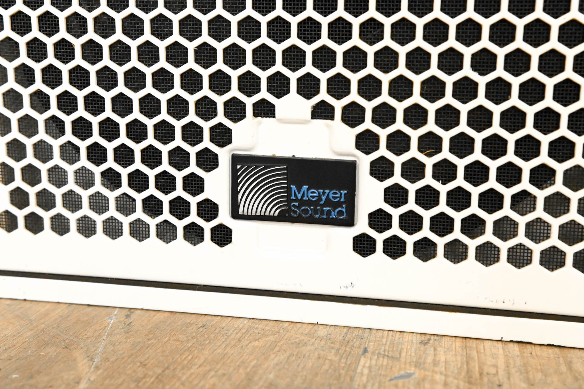 Meyer Sound UPJ-1P Compact VariO Loudspeaker (PAIR)