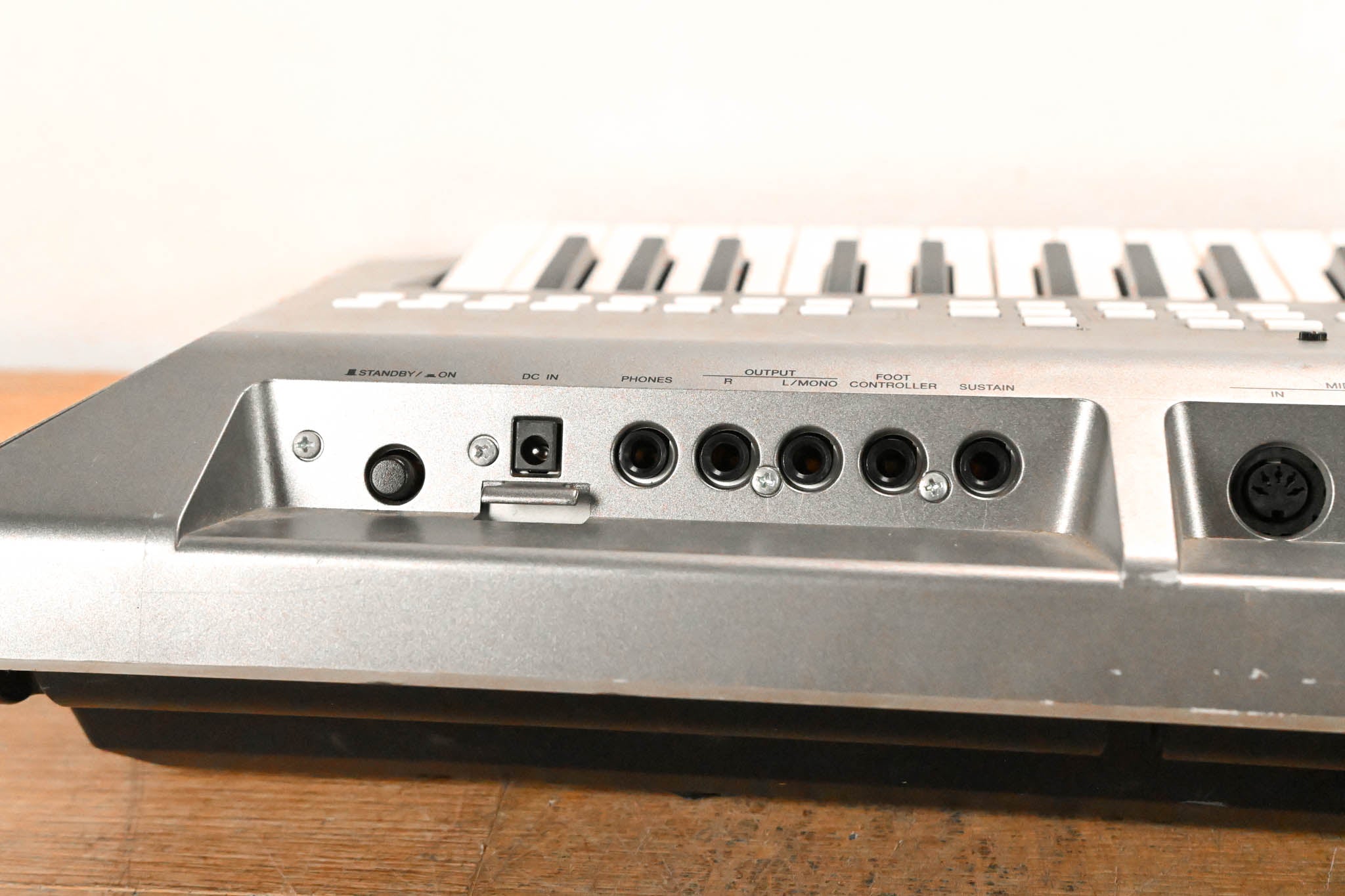 Yamaha MM6 61-Key Synthesizer Keyboard (NO POWER SUPPLY)