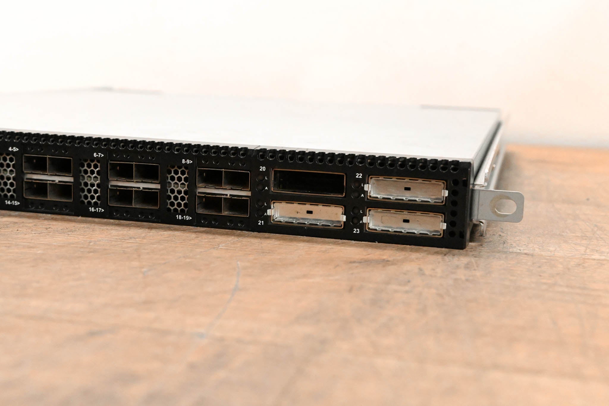 Q-LOGIC SANbox 5802 8-Port 8Gb Fibre Channel Stack Switch