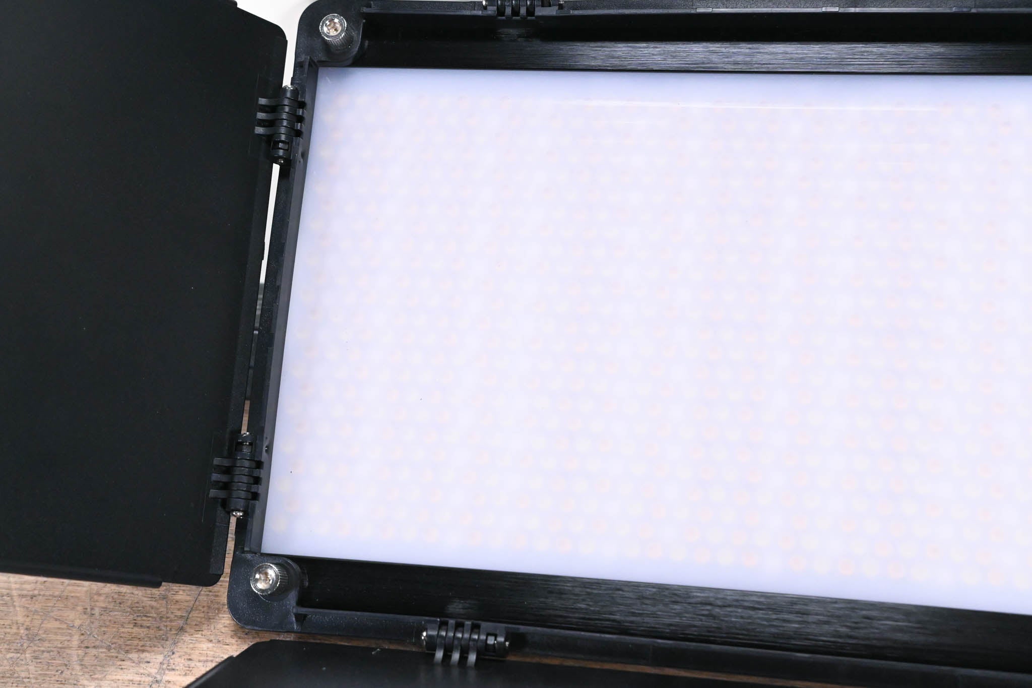 Great Video Maker GVM-1500D 75W Bi-Color and RGB Video Panel Light