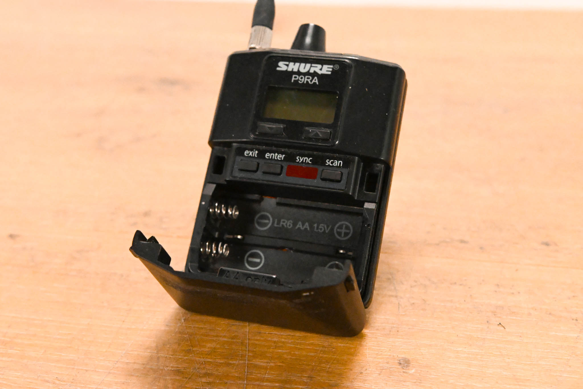 Shure P9RA-K1 Wireless Bodypack Receiver - K1 Band: 596-632 MHz