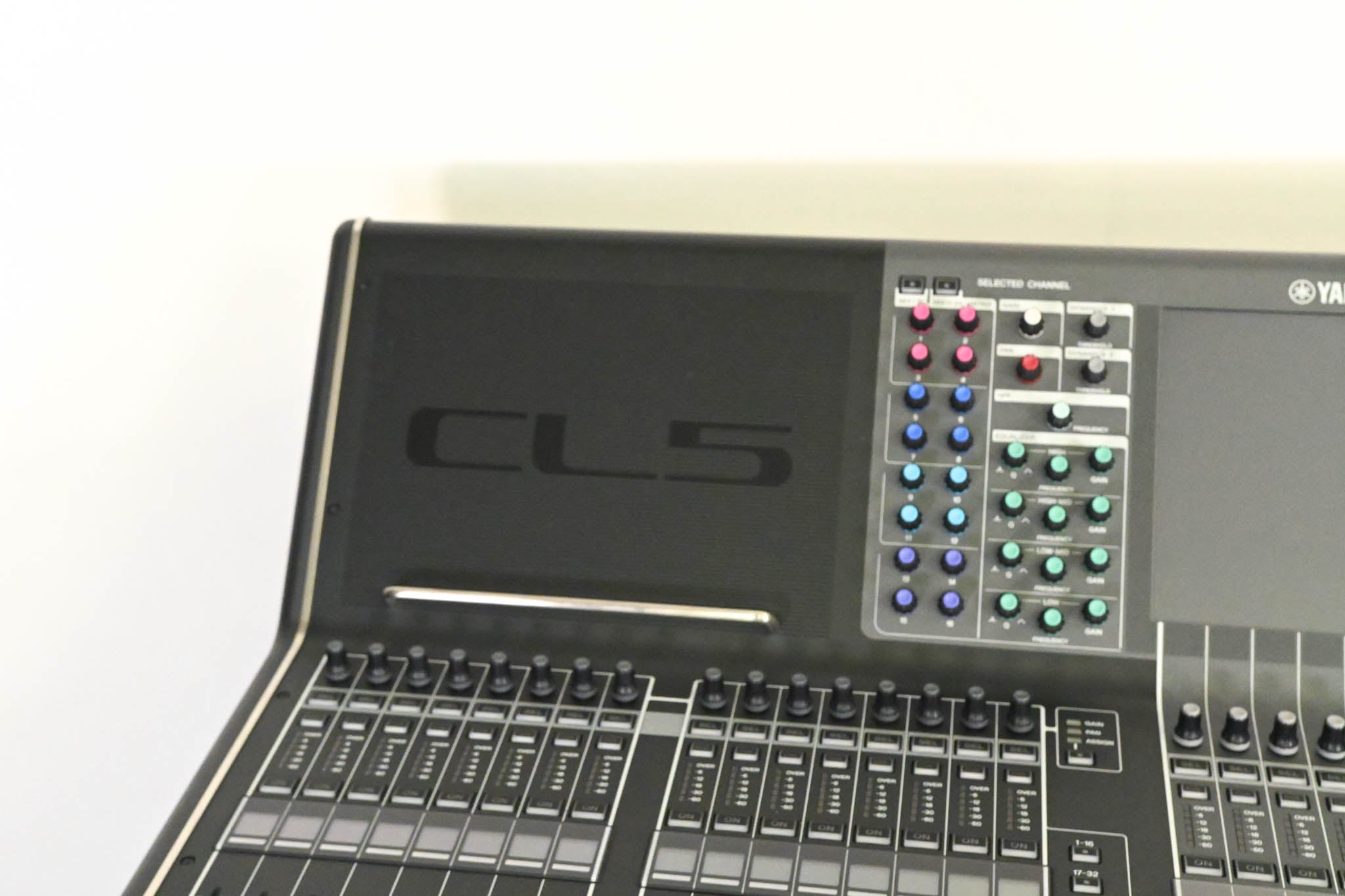 Yamaha CL5 72-Channel Digital Mixing Console