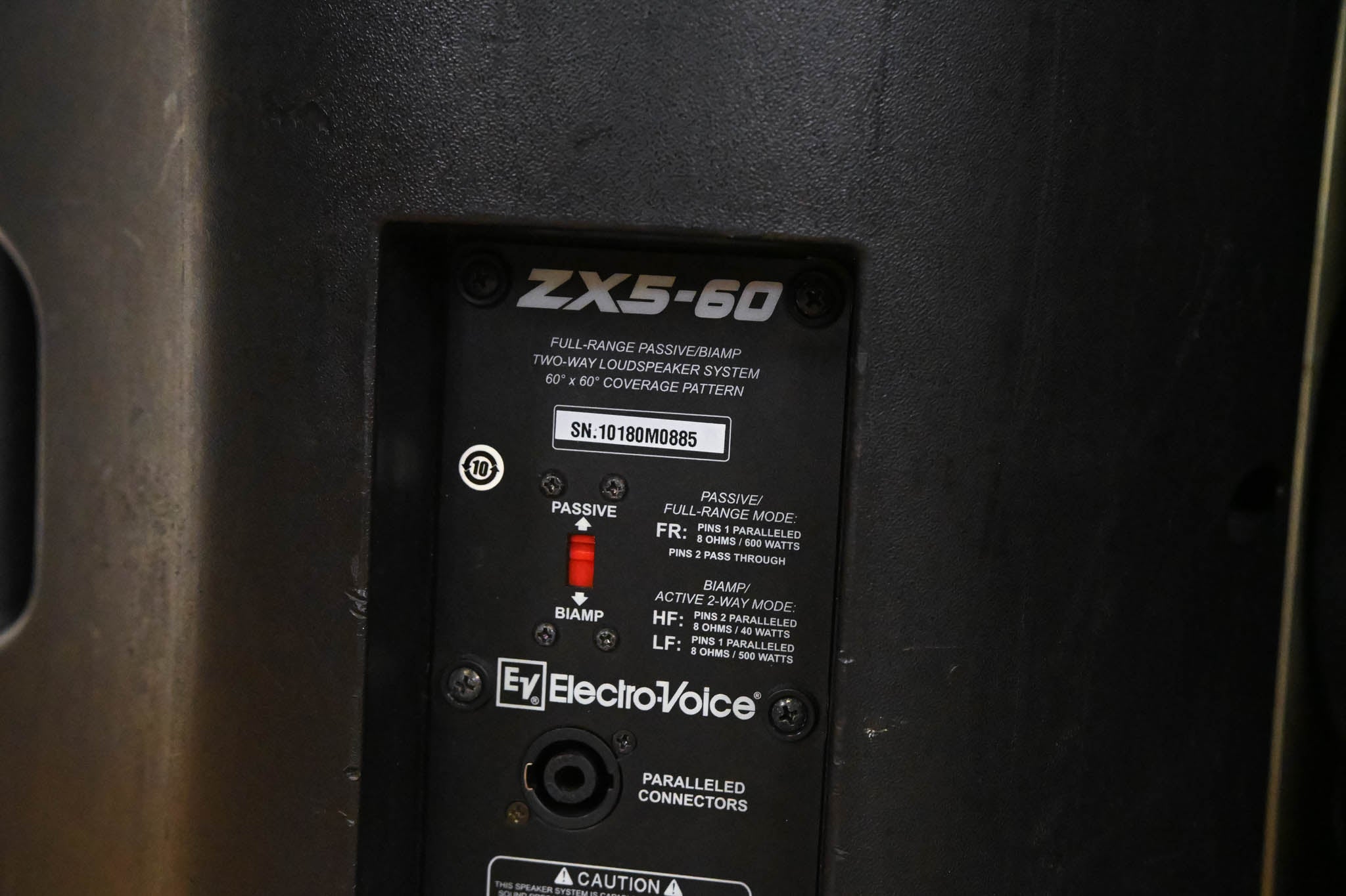 Electro-Voice (EV) ZX5-60 15" Passive 600W Speaker (PAIR) w/ Road Case