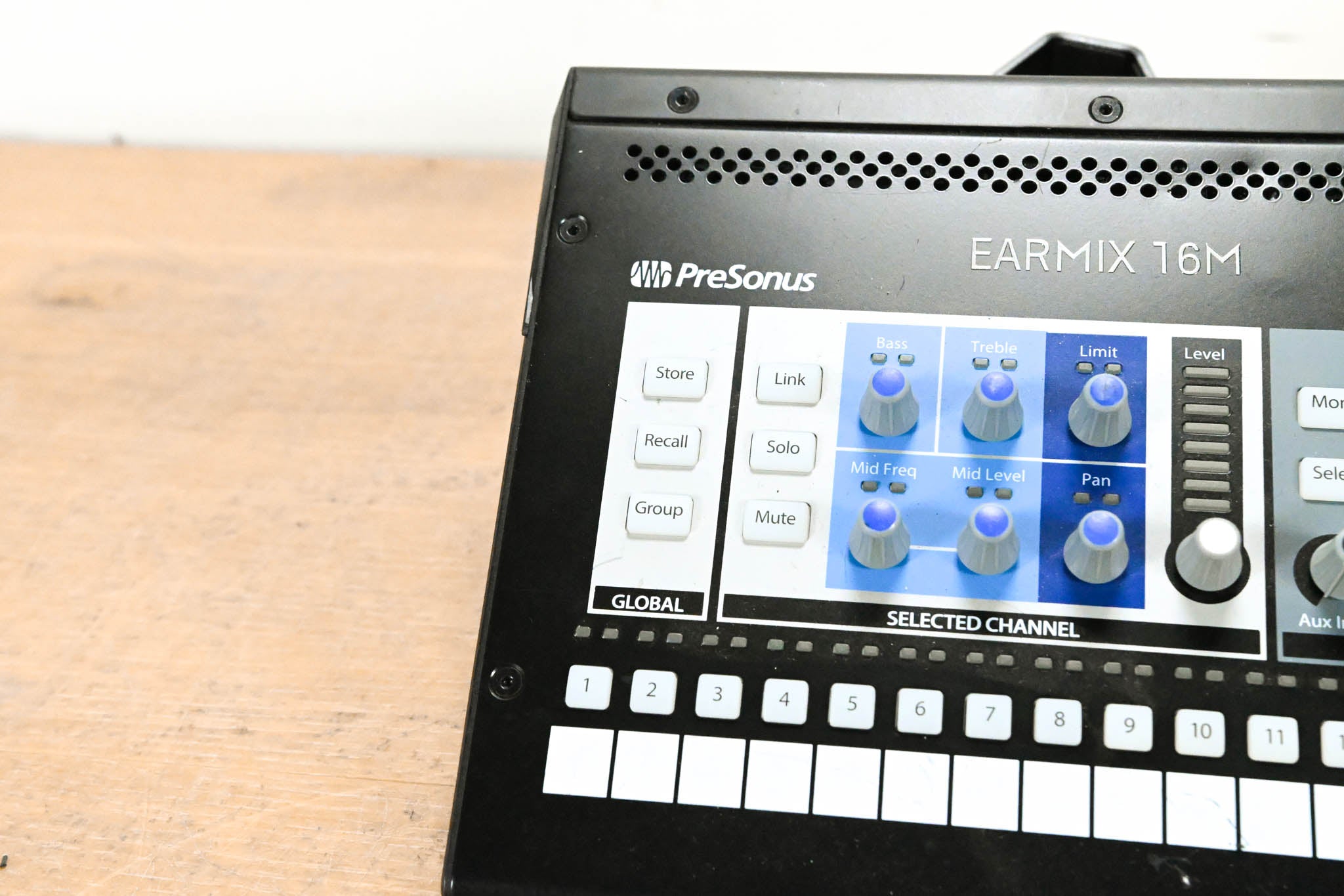 PreSonus EarMix 16M 16-Channel AVB Personal Monitor Mixer