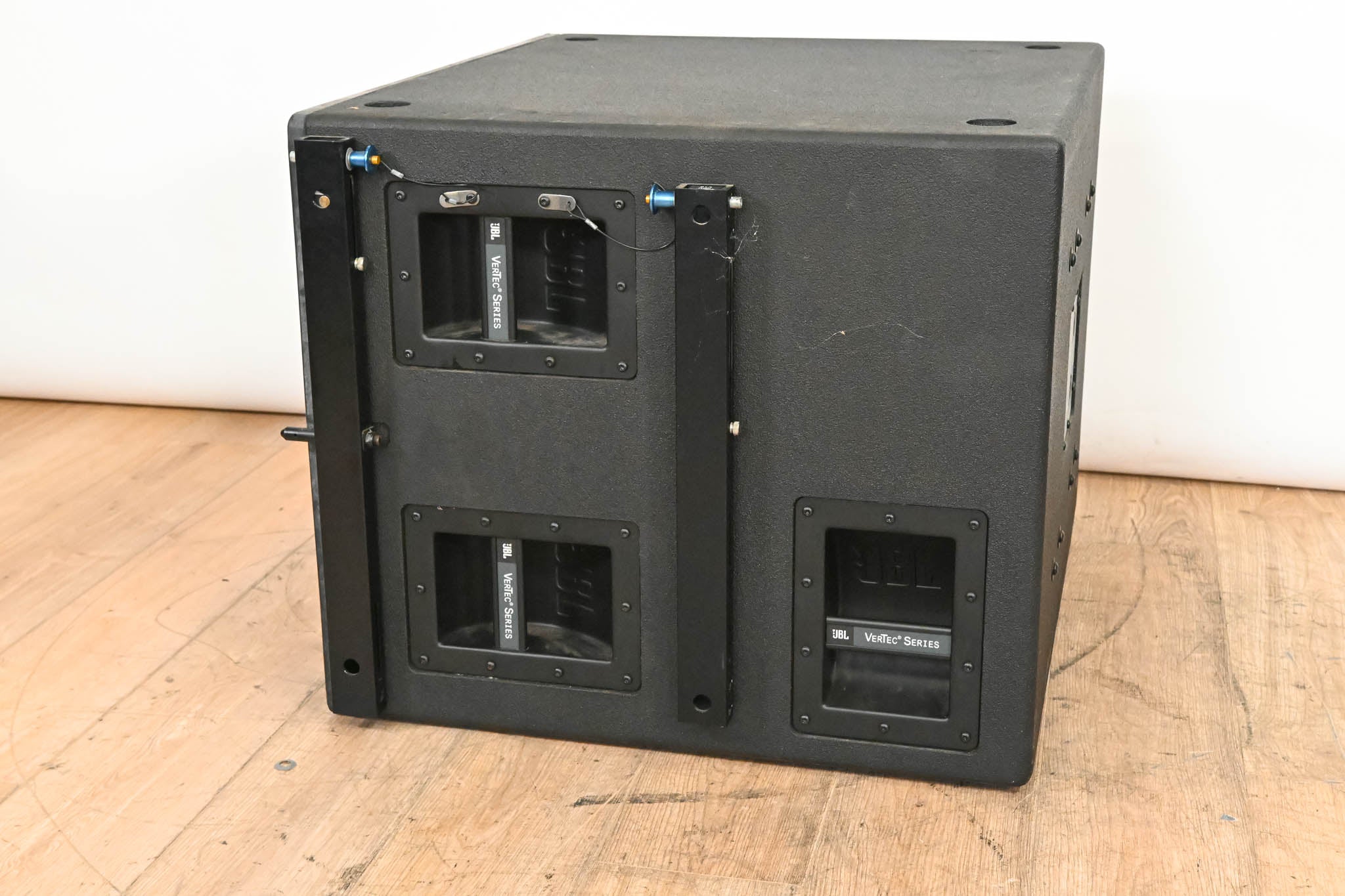 JBL VT4881A Compact Arrayable 18" Subwoofer