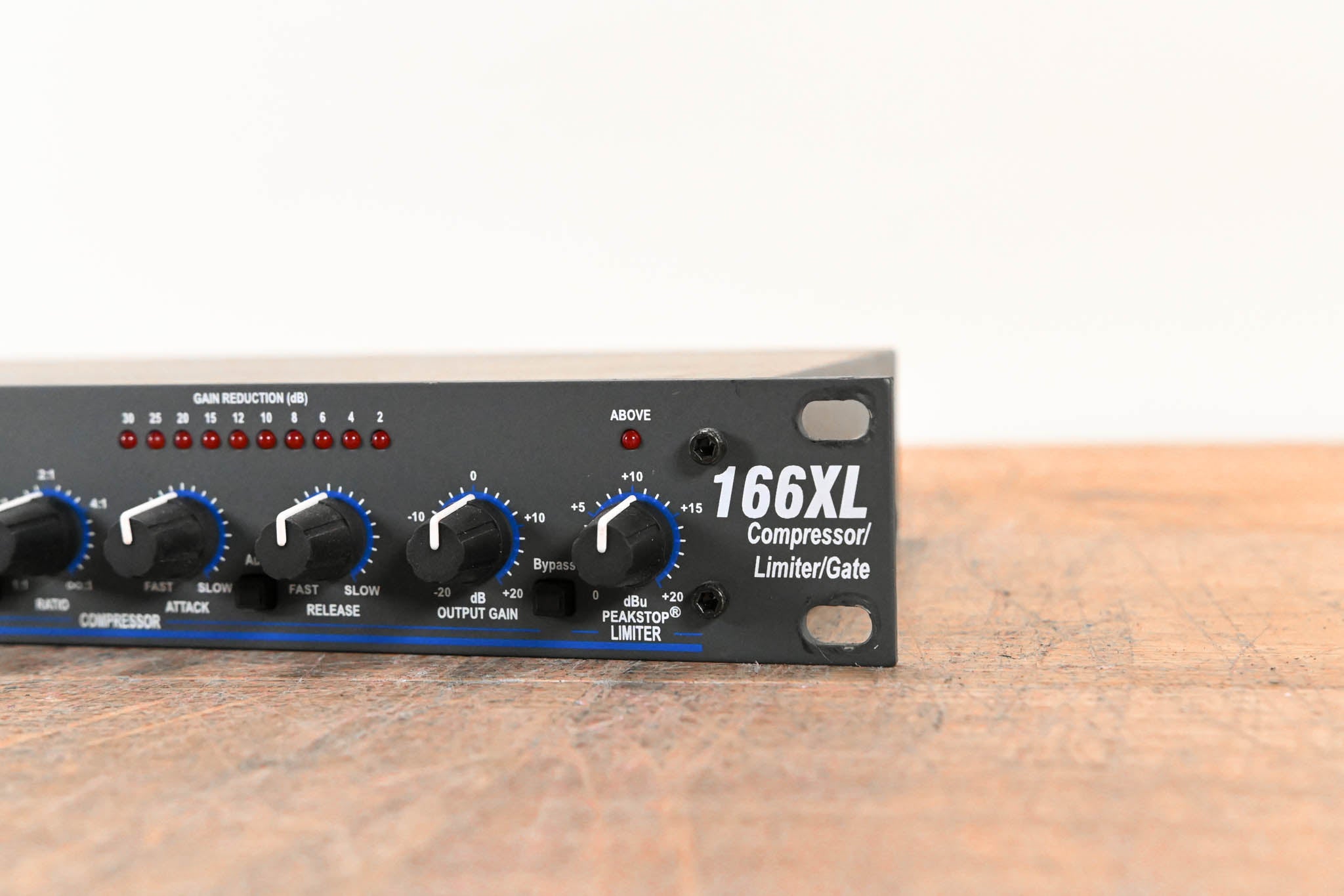 dbx 166XL 2-Channel Compressor/Limiter/Gate