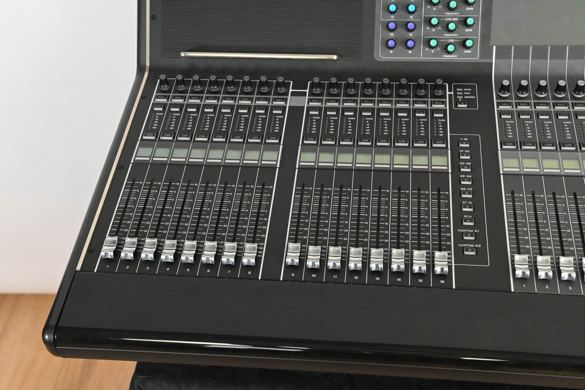 Yamaha CL5 72-Channel Digital Mixing Console