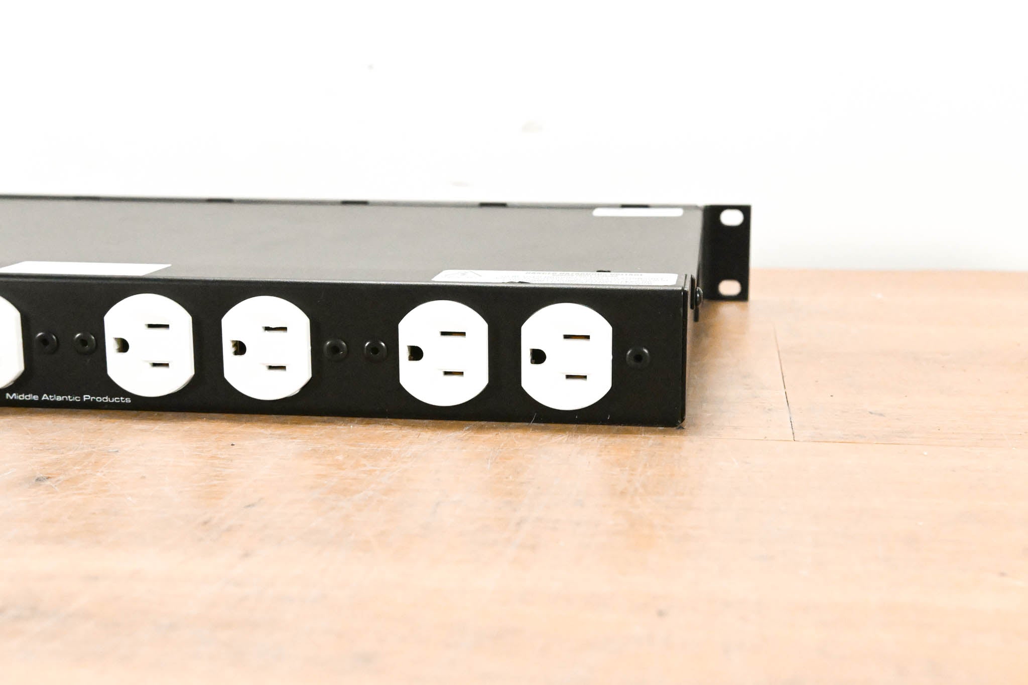 Middle Atlantic PD-915R-PL 9-Outlet Rackmount Power Distribution Unit