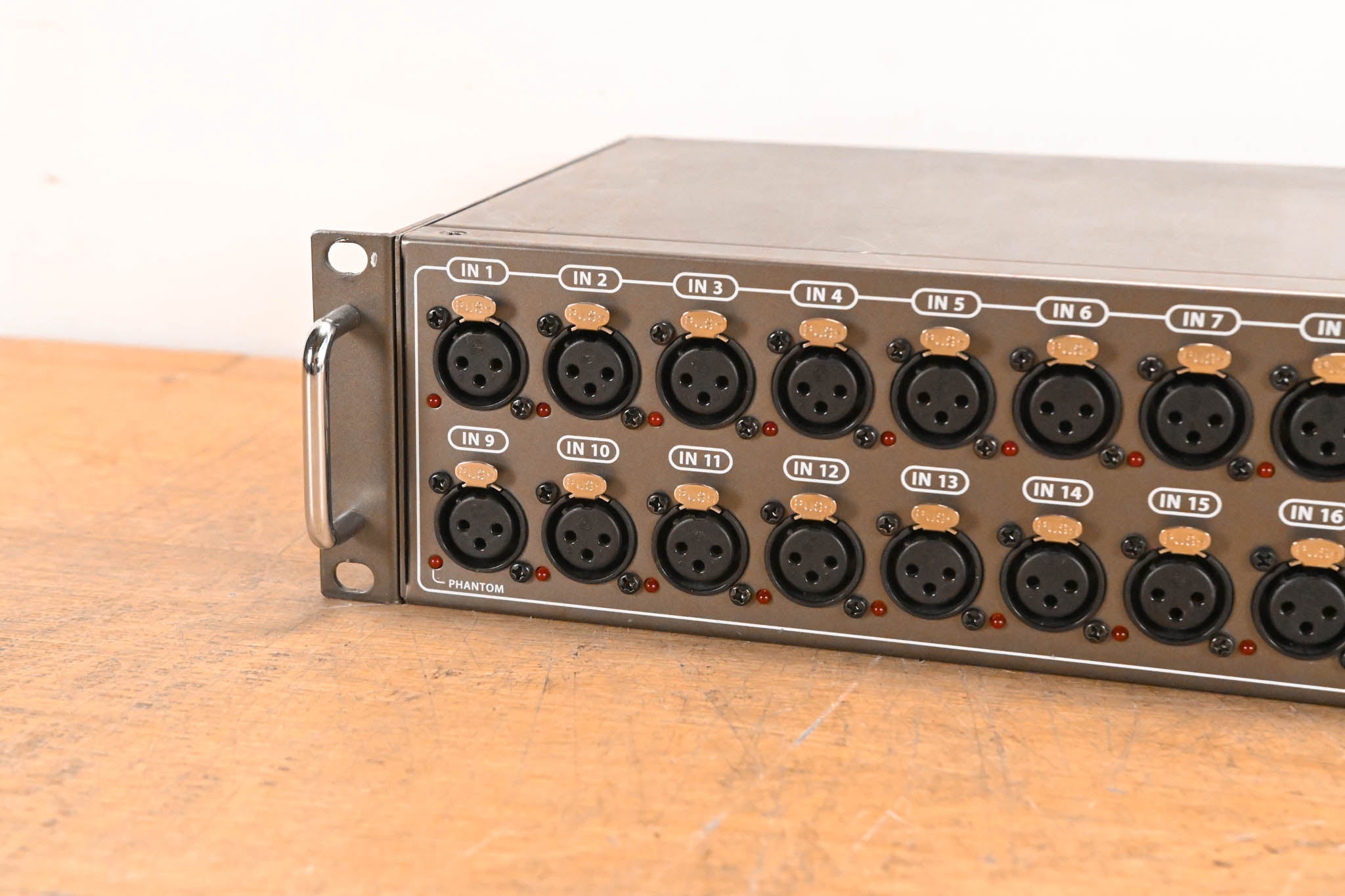 Behringer S16 16 x 8 Digital Stage Box