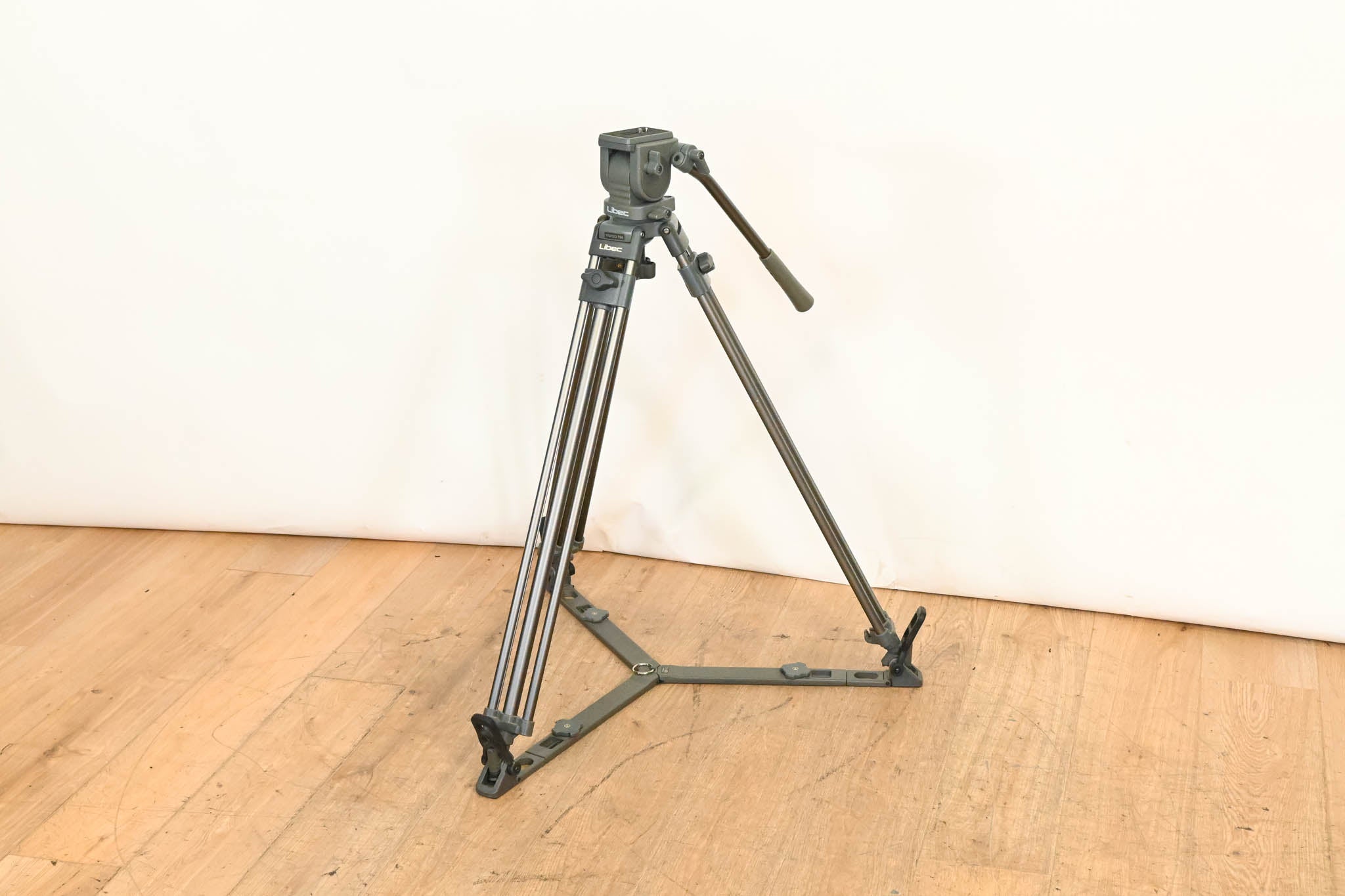 Libec H22 DV Fluid Head with T58 Tripod Legs and SP-1 Spreader