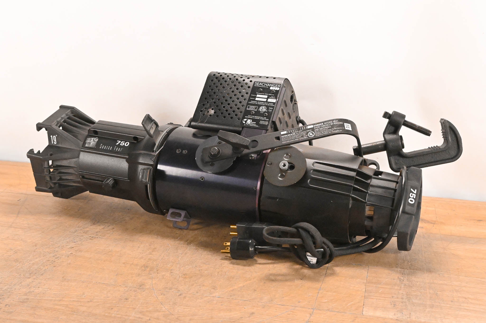 ETC Source Four 750 19 Degree Leko w/OceanOptics SeaChanger Color Engine