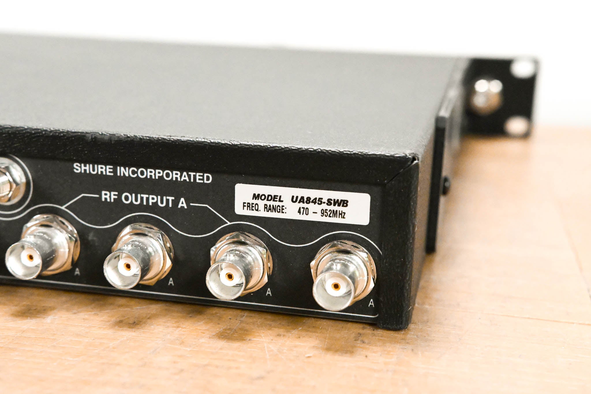 Shure UA845-SWB Antenna Distribution System - 470-952 MHz