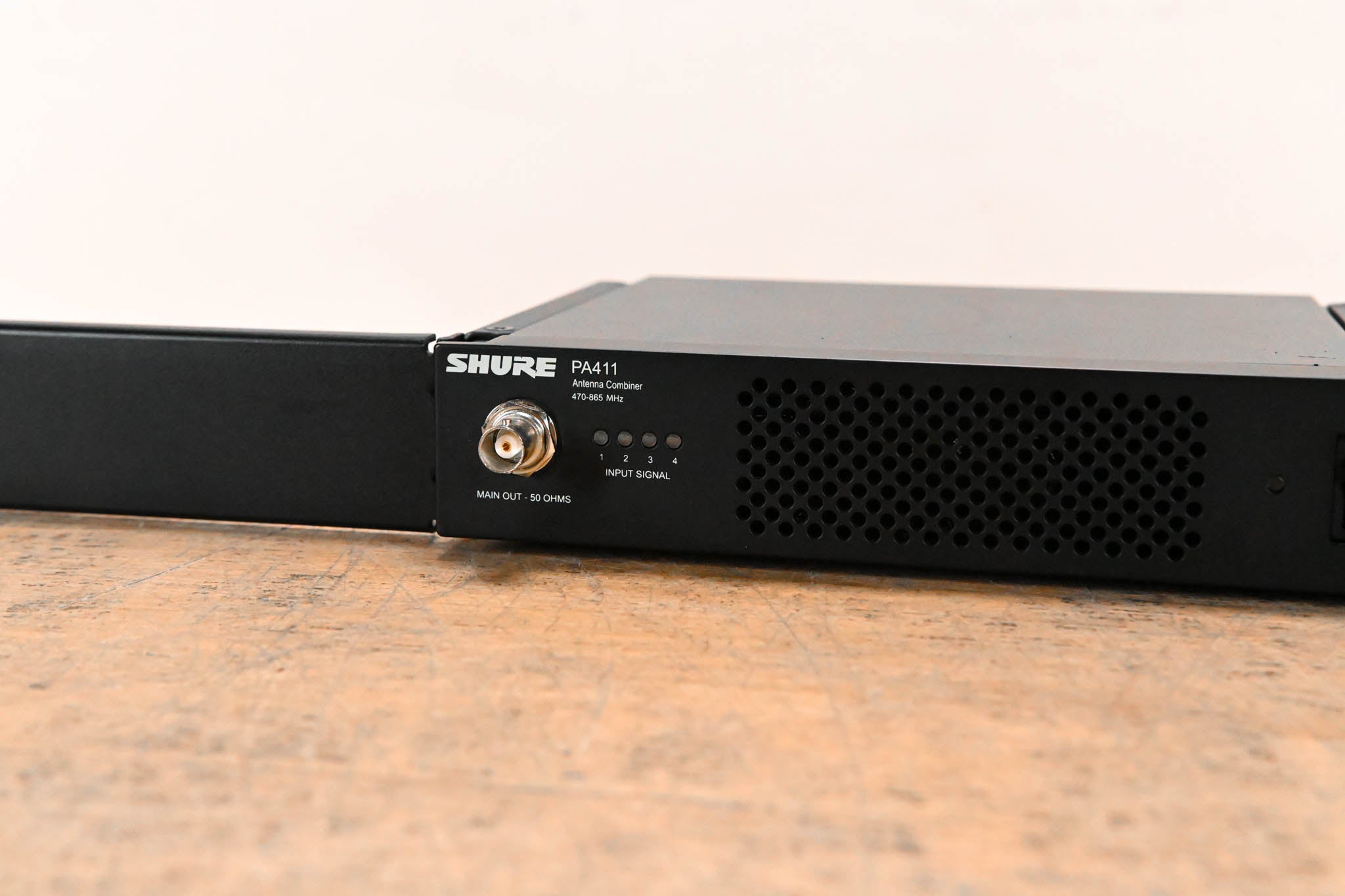 Shure PA411 Antenna Combiner for PSM 300 Series Wireless NO POWER SUPPLY