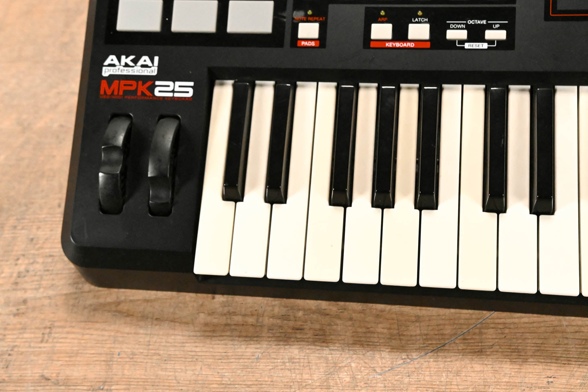 Akai MPK25 25-Key USB MIDI Keyboard Controller (NO POWER SUPPLY)