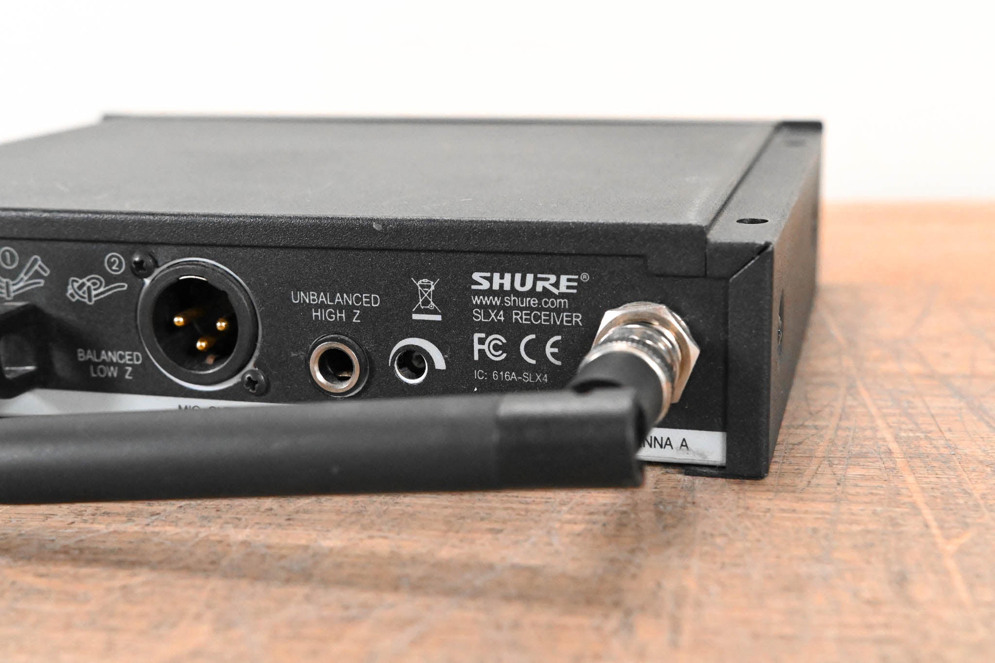 Shure SLX14 Bodypack Wireless System - L4 Band: 638-662 MHz