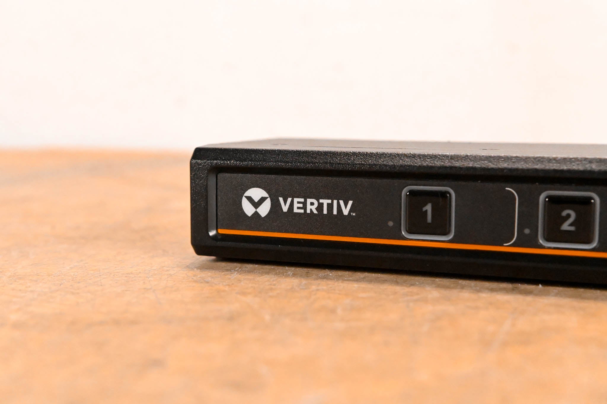 Vertiv Avocent SV220H 2-Port HDMI 4K Desktop KVM Switch (NO PSU)