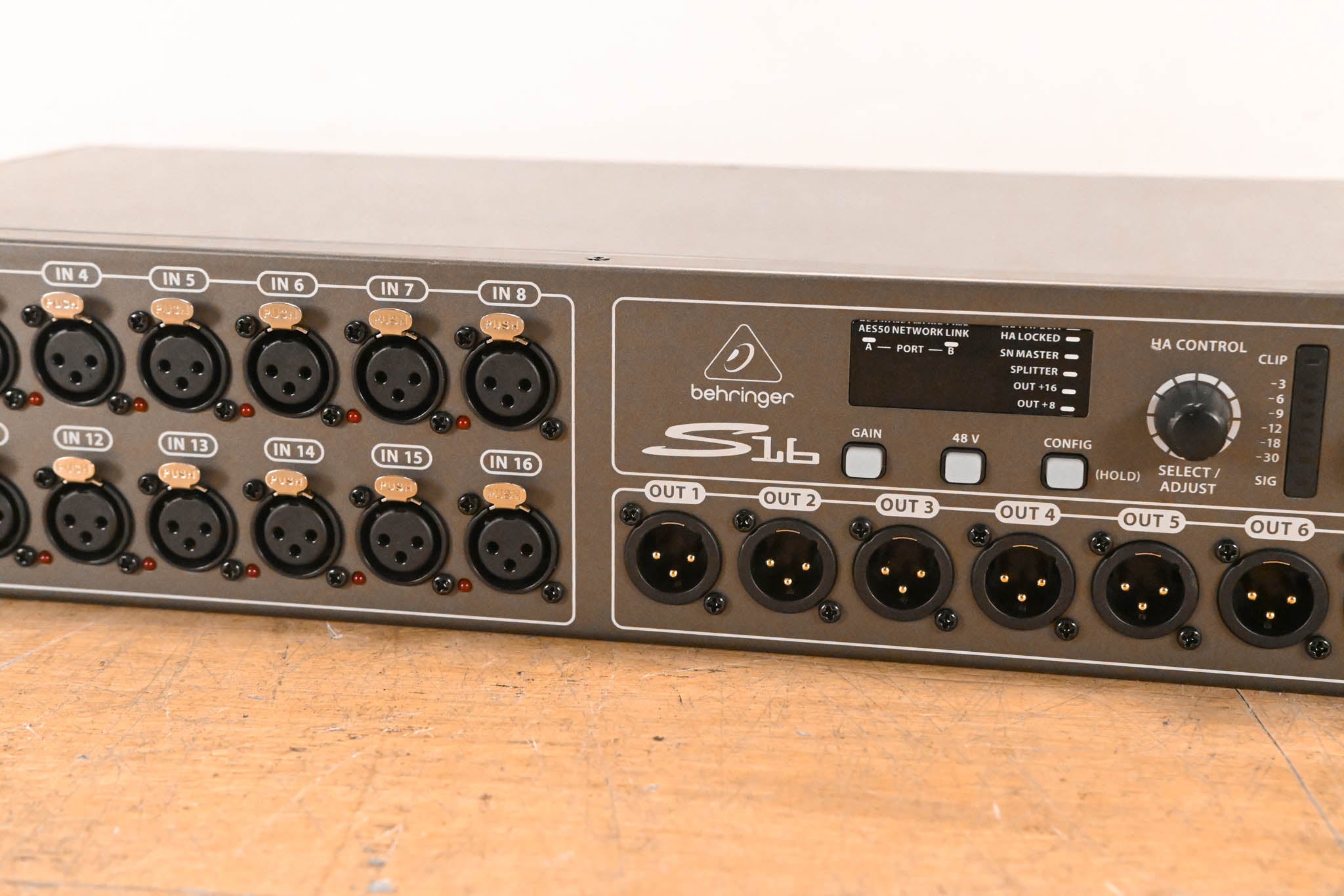 Behringer S16 16 x 8 Digital Stage Box