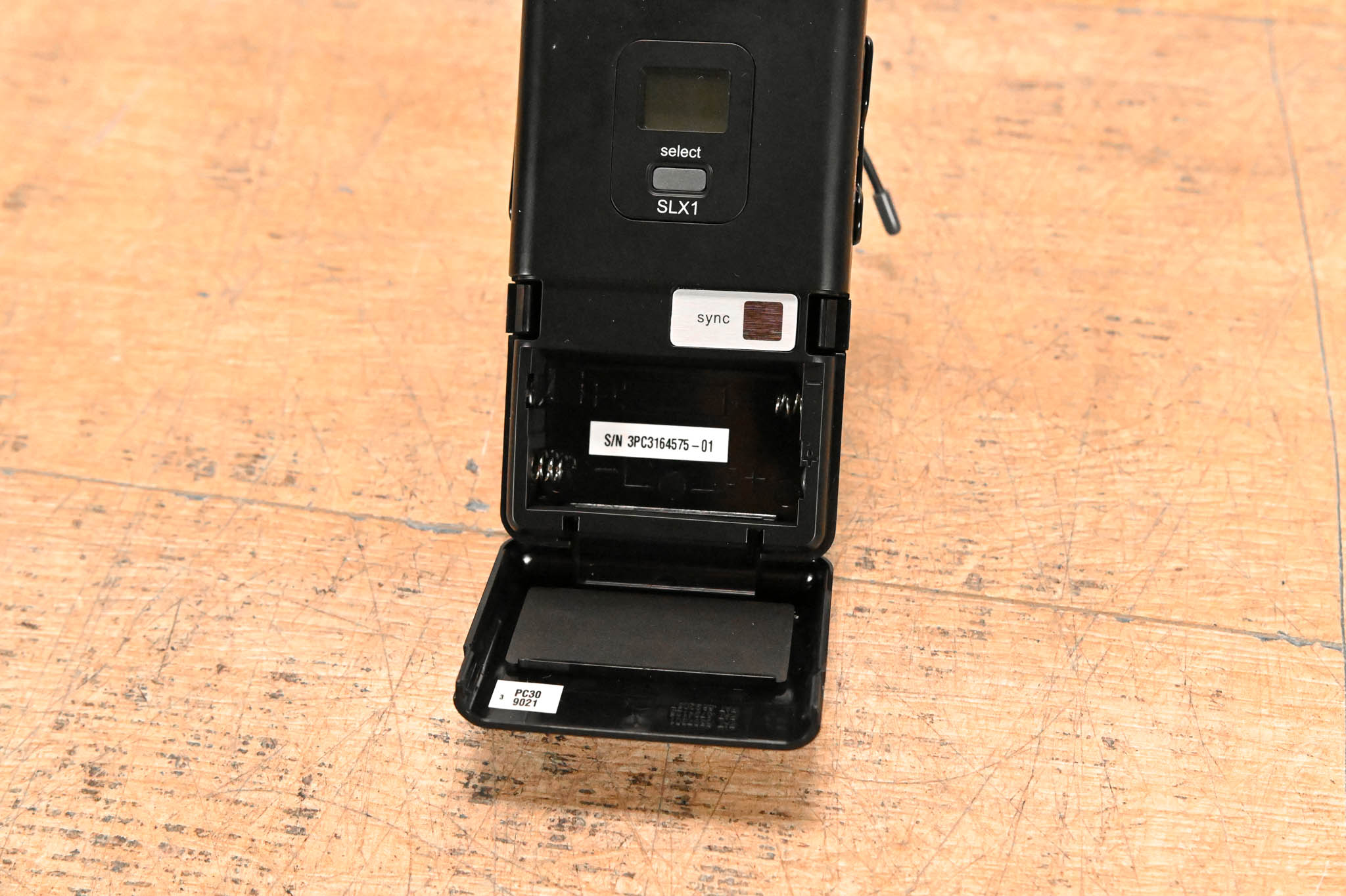 Shure SLX1 Wireless Bodypack Transmitter - G4 Band: 470-494 MHz