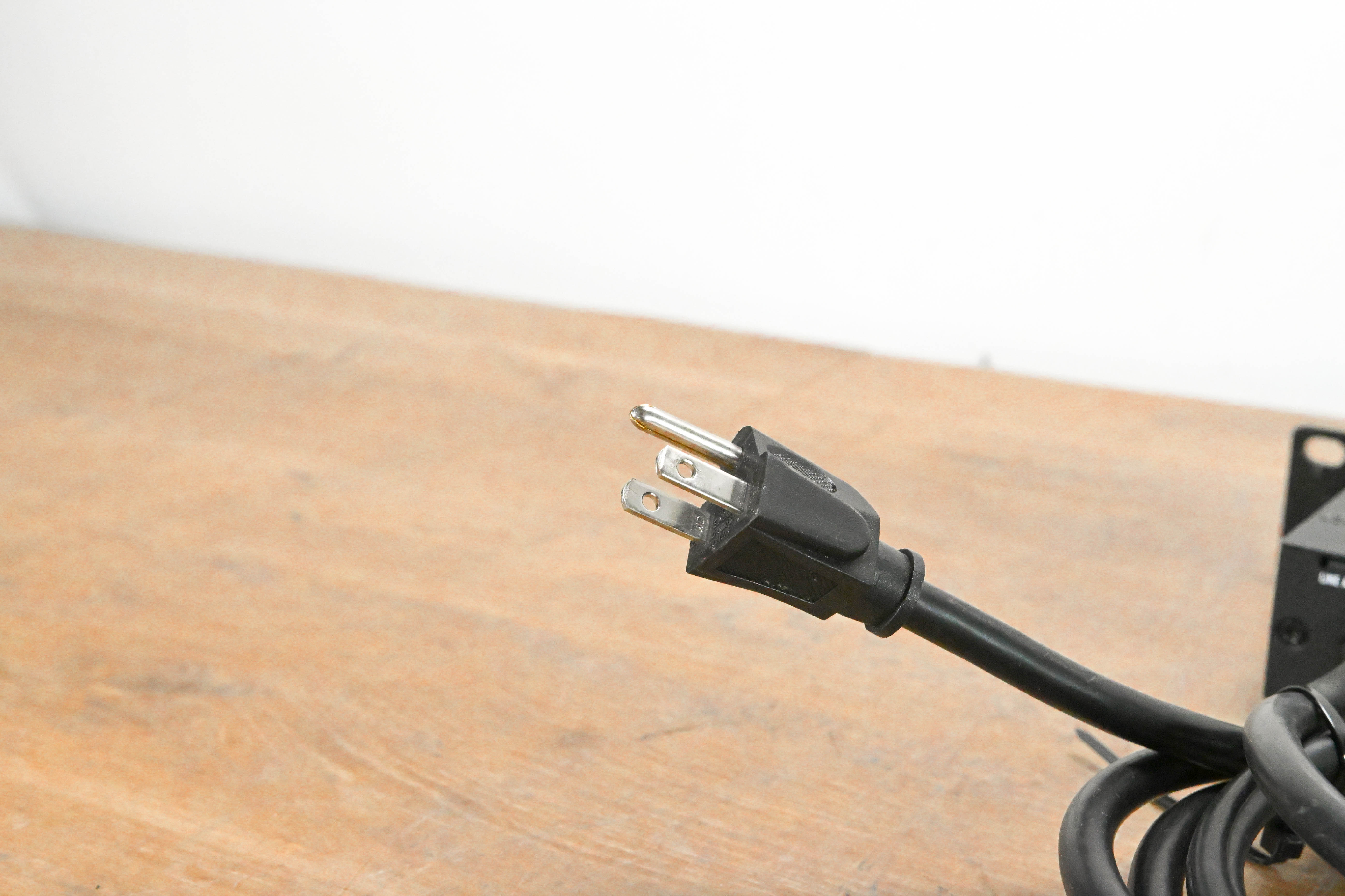 Furman M-8x2 8-Outlet Power Conditioner