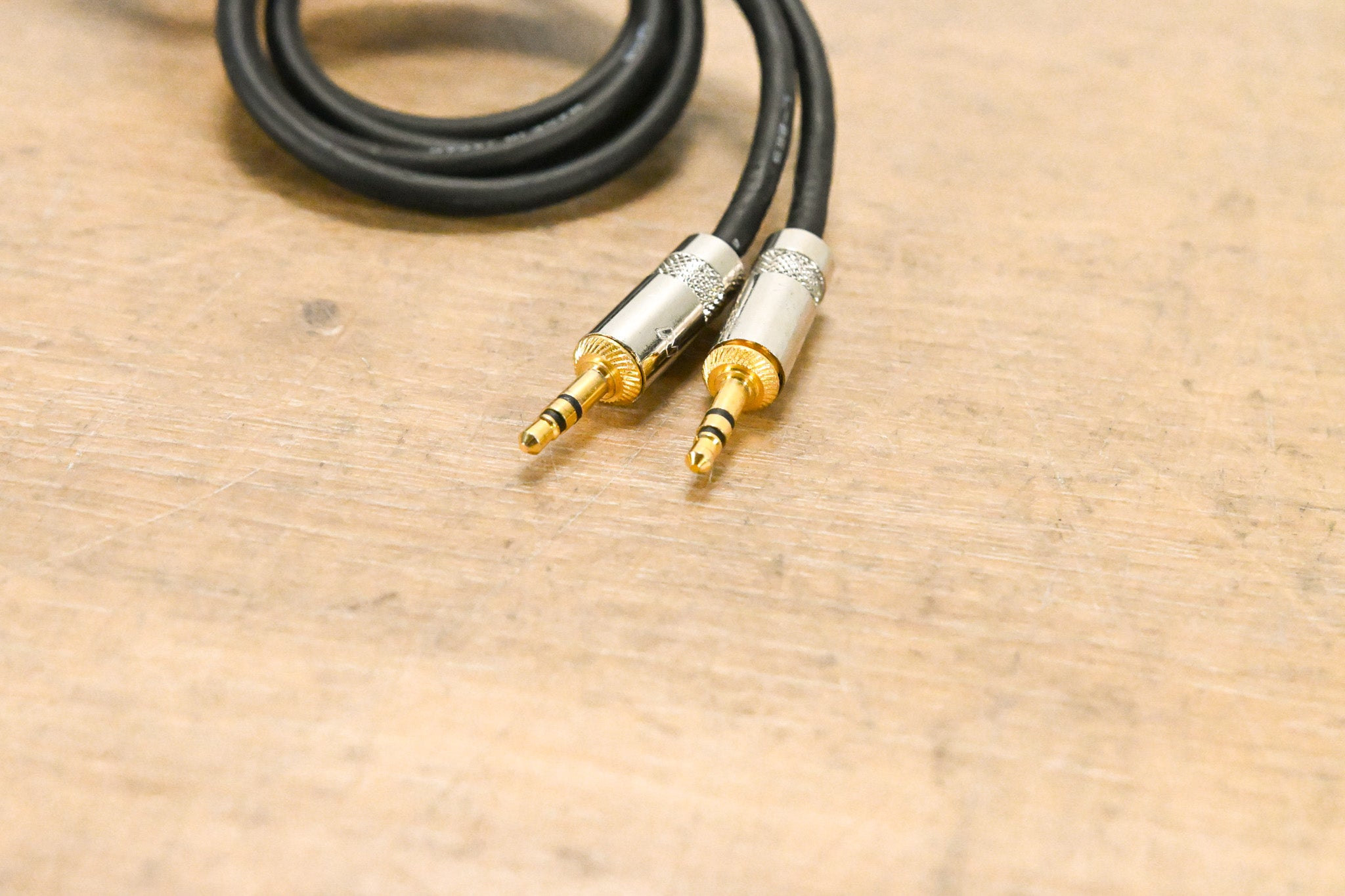 Wooden Camera A-Box - Dual XLR to Dual 3.5mm TRS