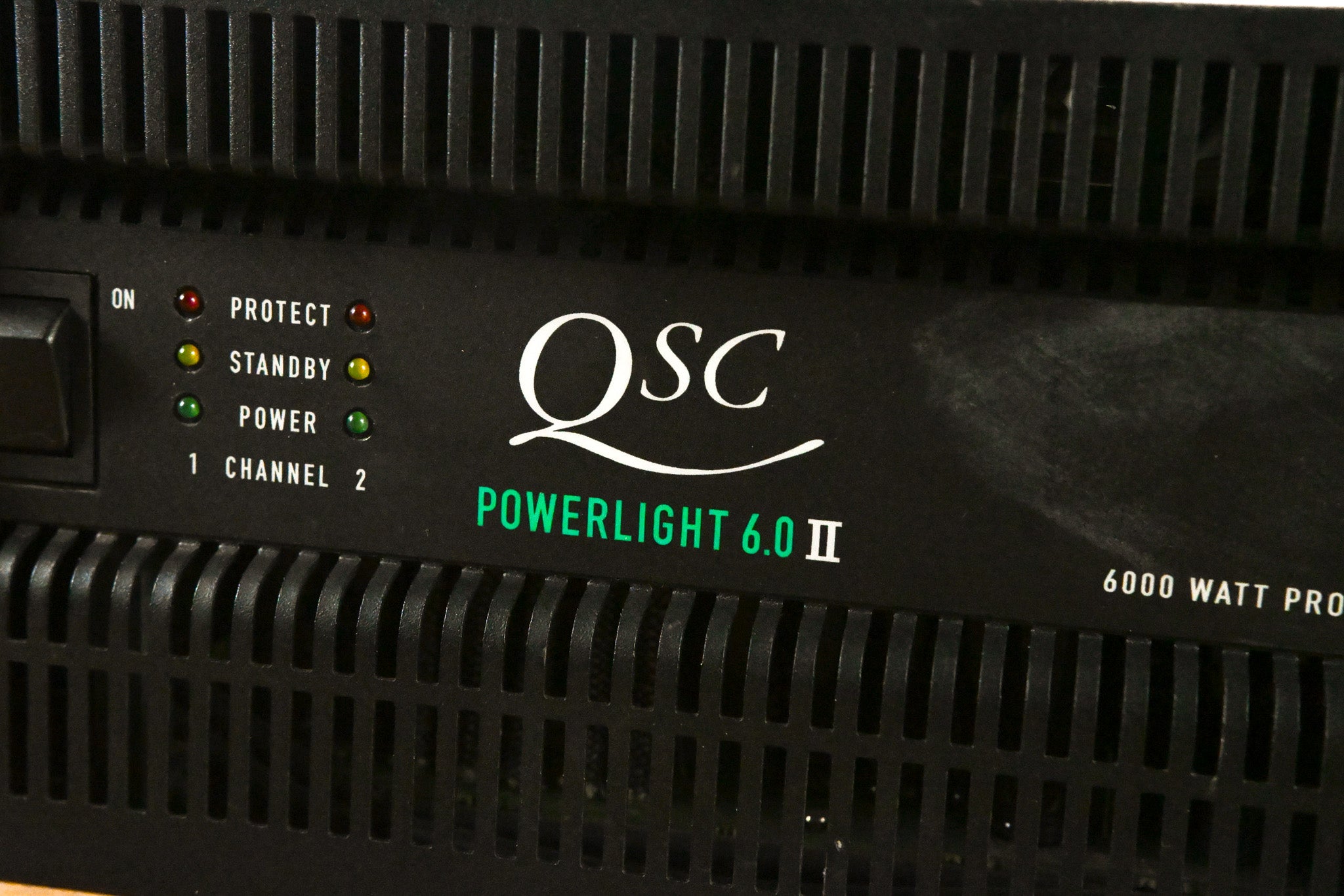 QSC PowerLight 6.0 II 2-channel Power Amplifier