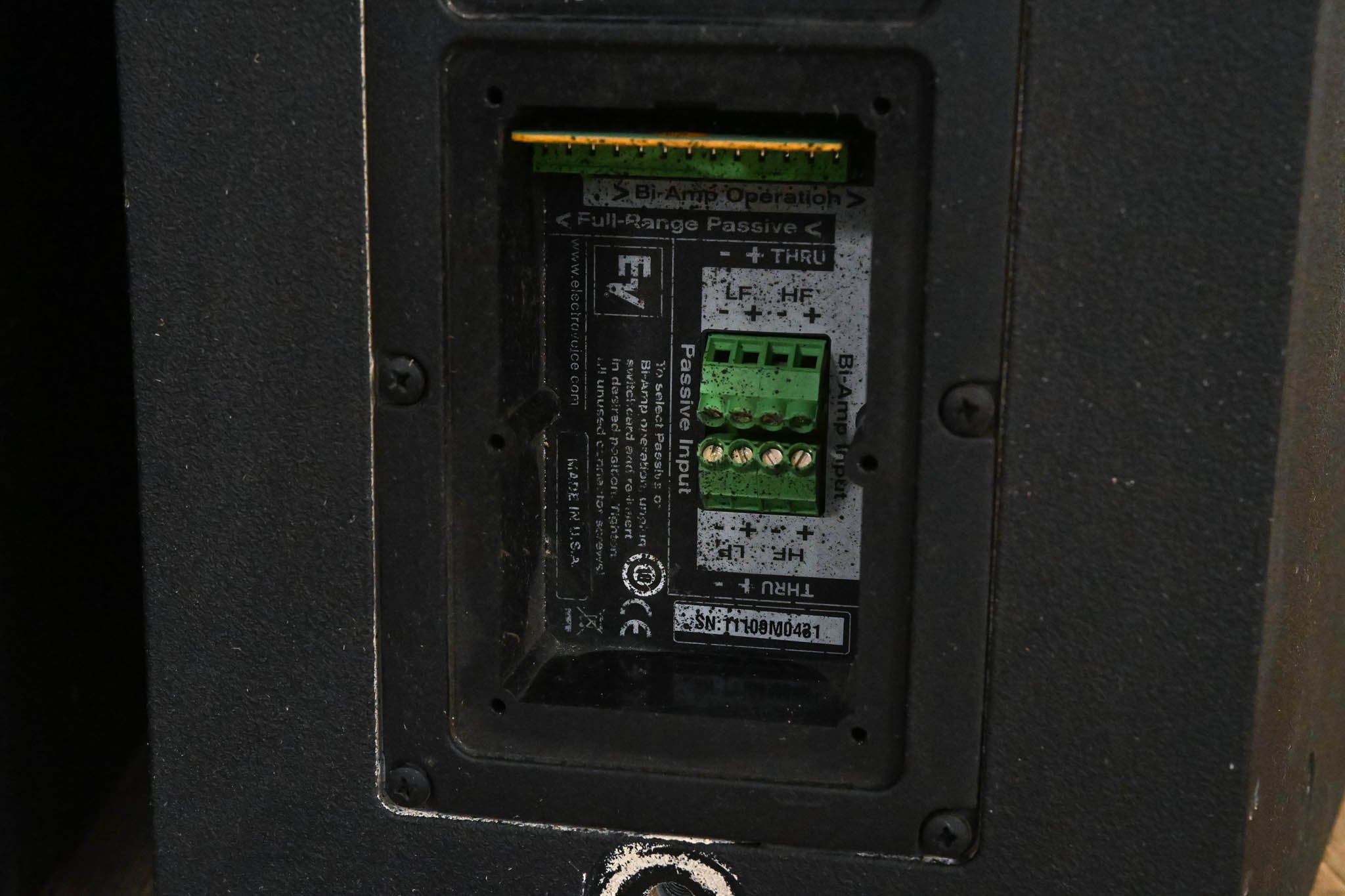 Electro-Voice (EV) EVF-1152S/66 15" 2-Way Passive Speakers (PAIR)