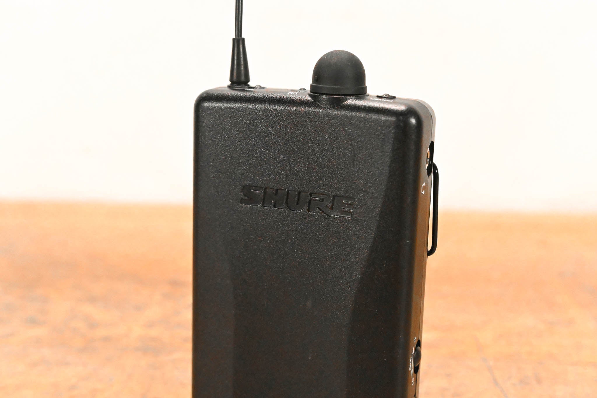 Shure P2R-H2 Wireless Bodypack Receiver - H2 Band: 518-554 MHz
