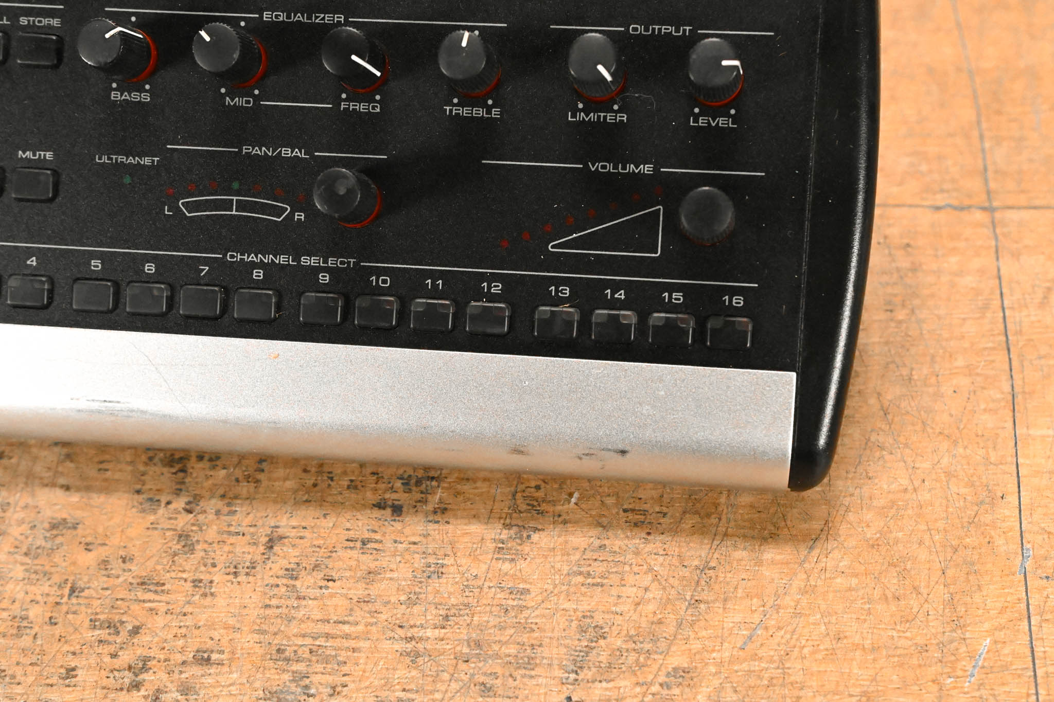 Behringer Powerplay P16-M 16-Channel Digital Personal Mixer