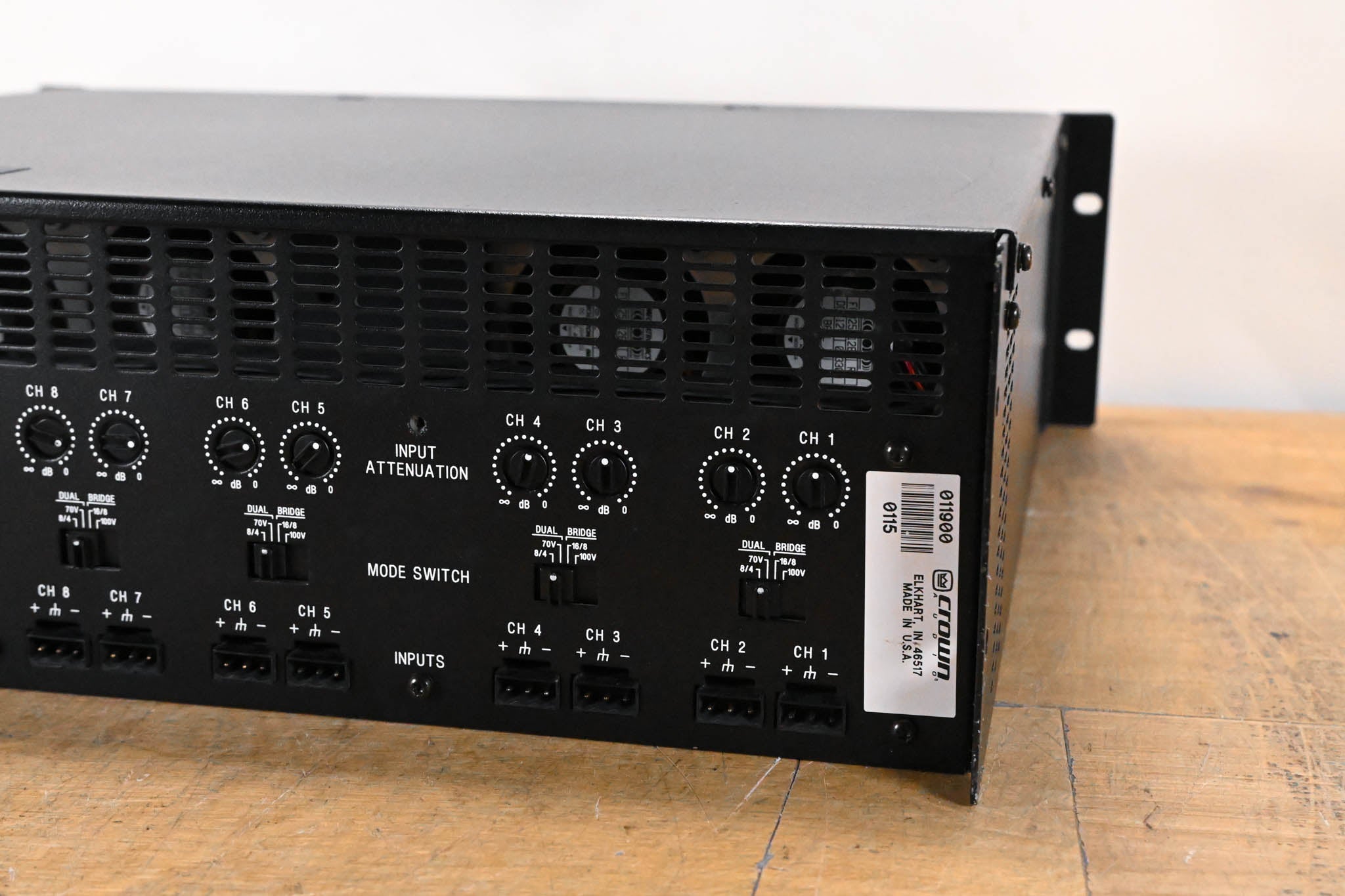 Crown CTs 8200 200W 8-Channel Power Amplifier