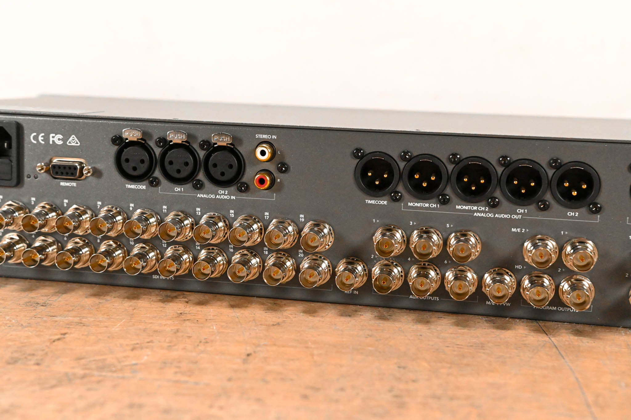 Blackmagic Design ATEM 4 M/E Broadcast Studio 4K