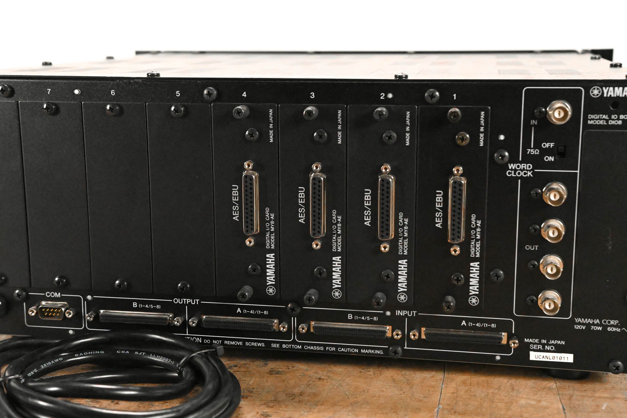 Yamaha DIO8 Digital I/O Box with 4 AES/EBU Cards