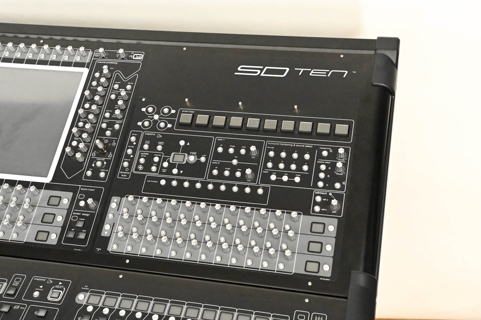 DiGiCo SD10 Digital Mixing Console with Waves Card and ST Optical