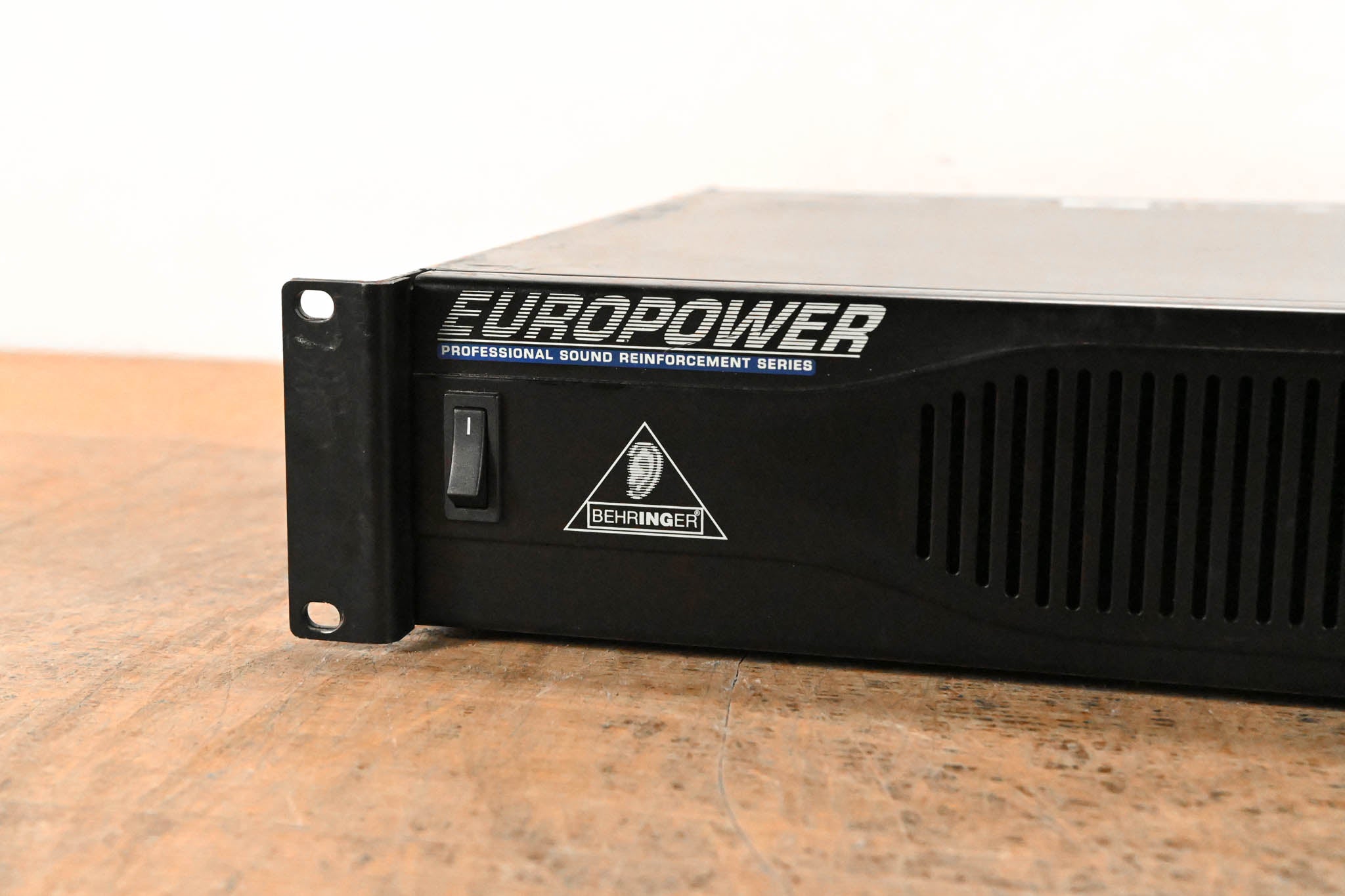 Behringer Europower EP2500 2-Channel Power Amplifier