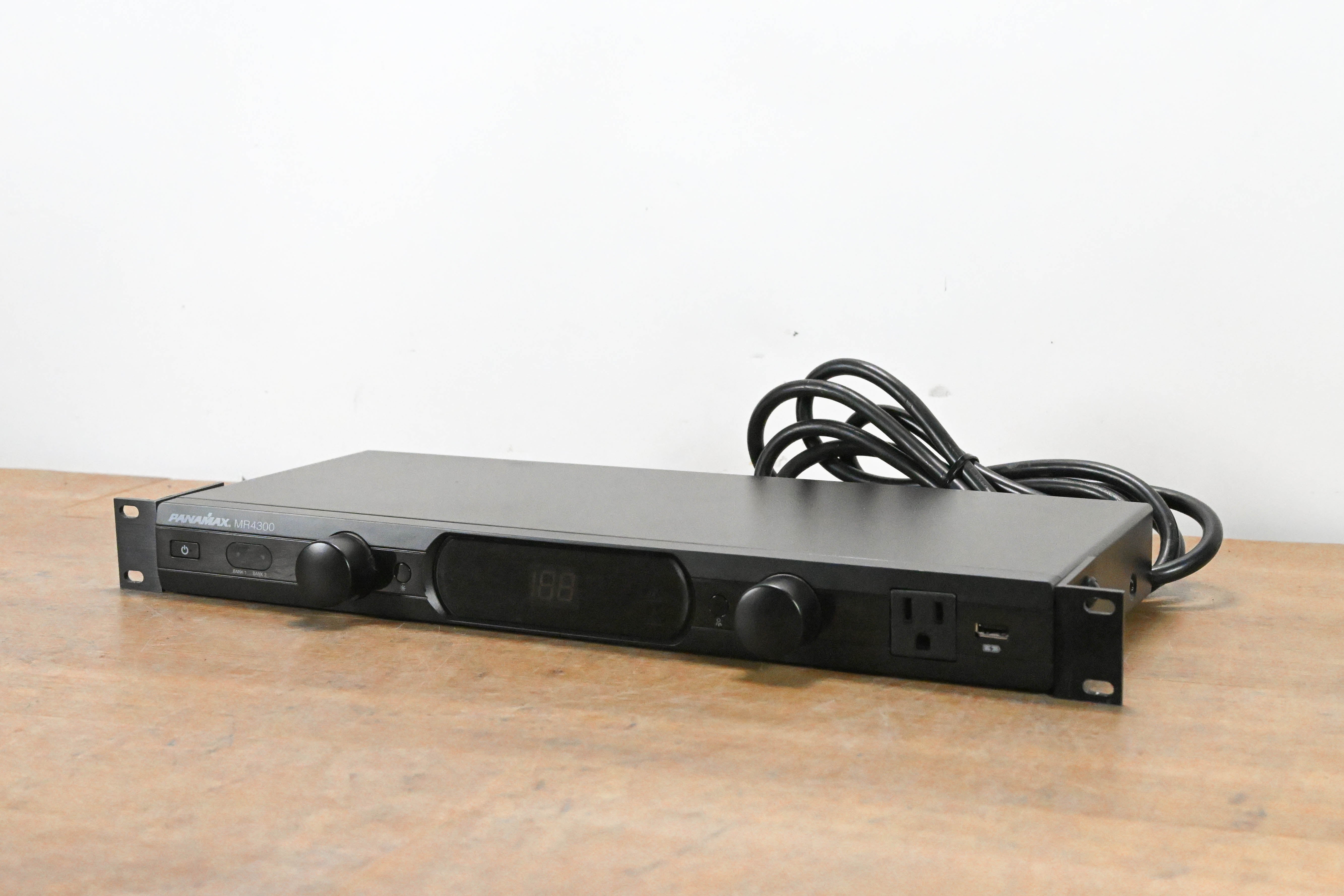 Panamax MR4300 9-Outlet Power Management Conditioner