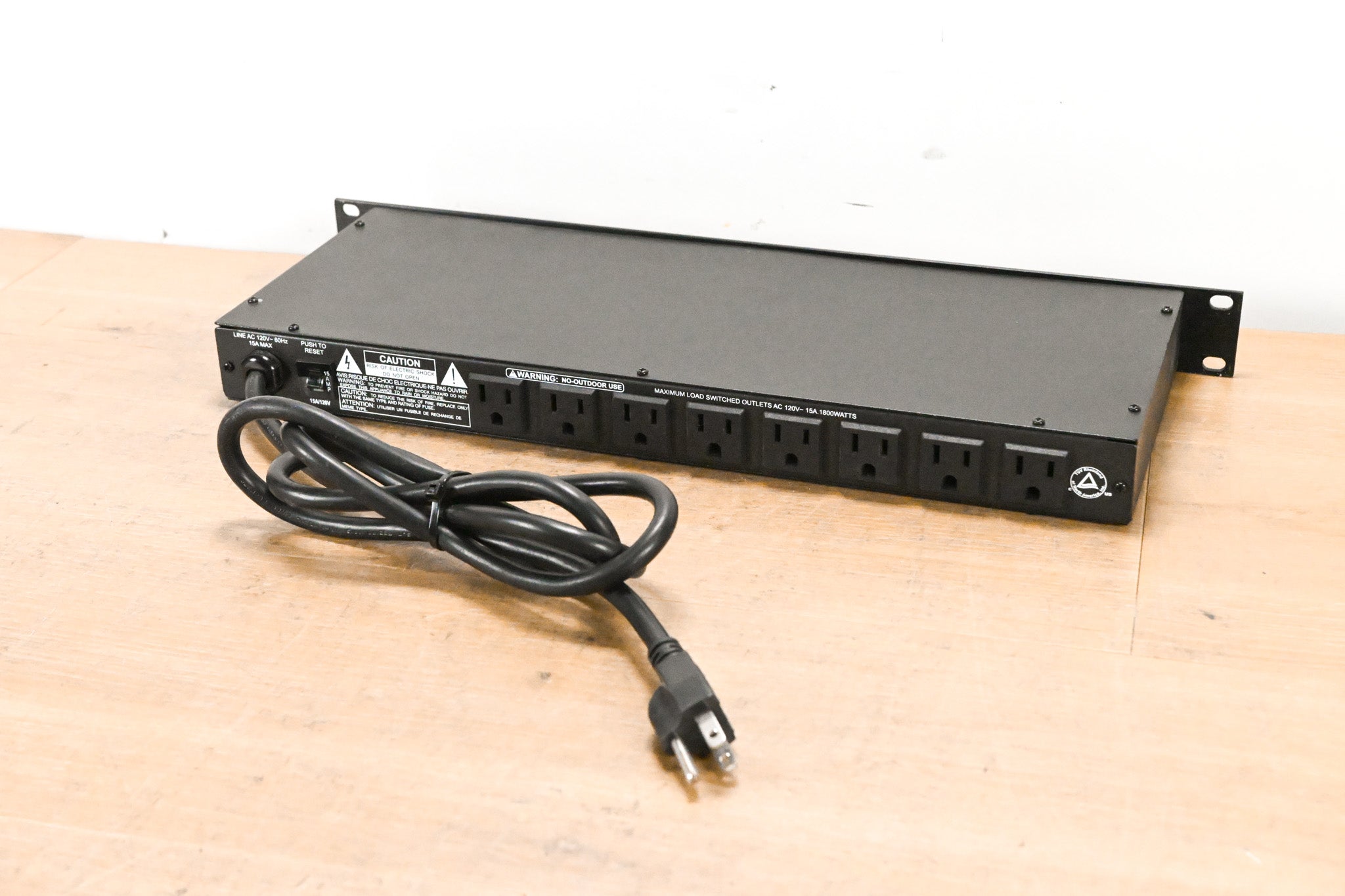 Furman M-8 8-Outlet Power Conditioner