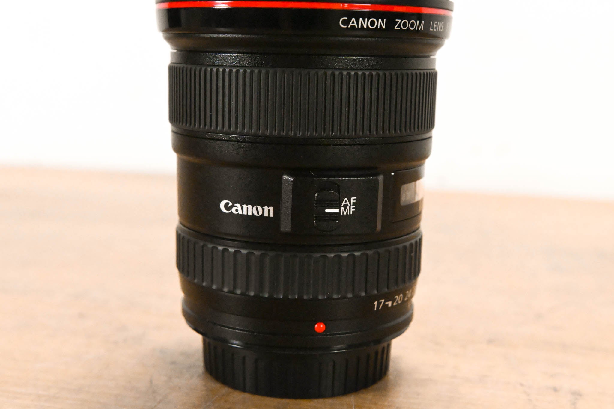 Canon EF 17-40mm f/4L USM Ultra Wide Angle Zoom Lens
