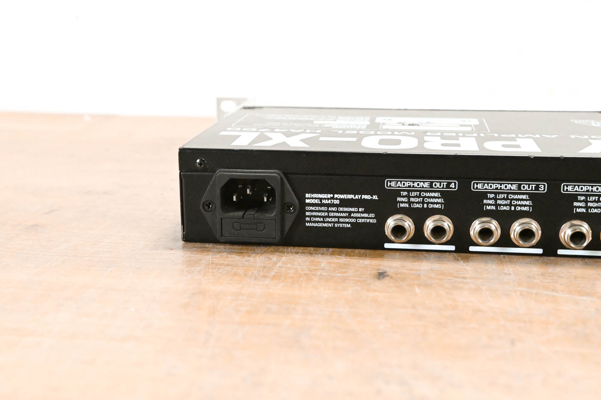 Behringer Powerplay Pro-XL HA4700 4-Channel Headphone Amplifier