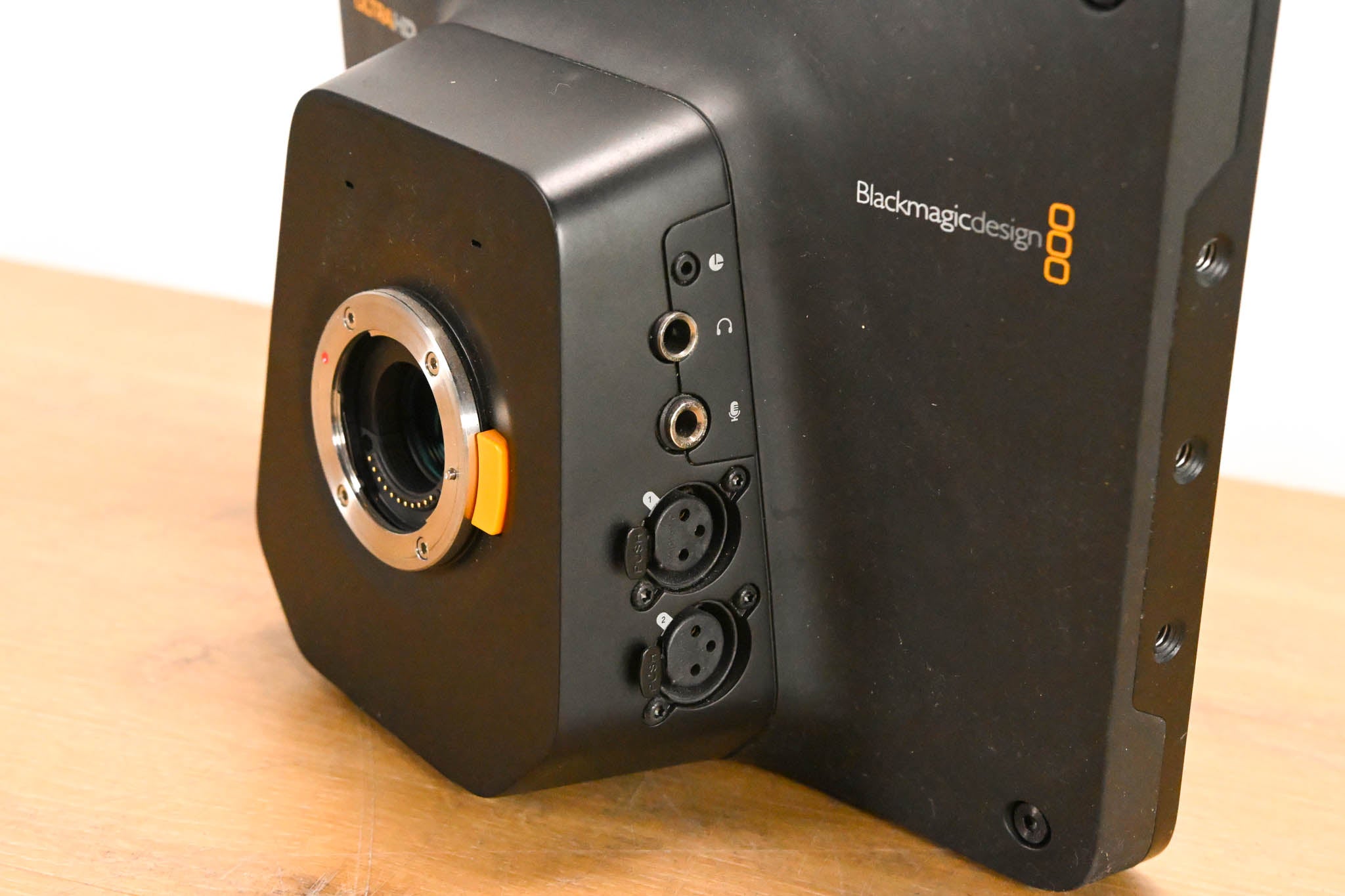 Blackmagic Design Studio Camera 4K 2
