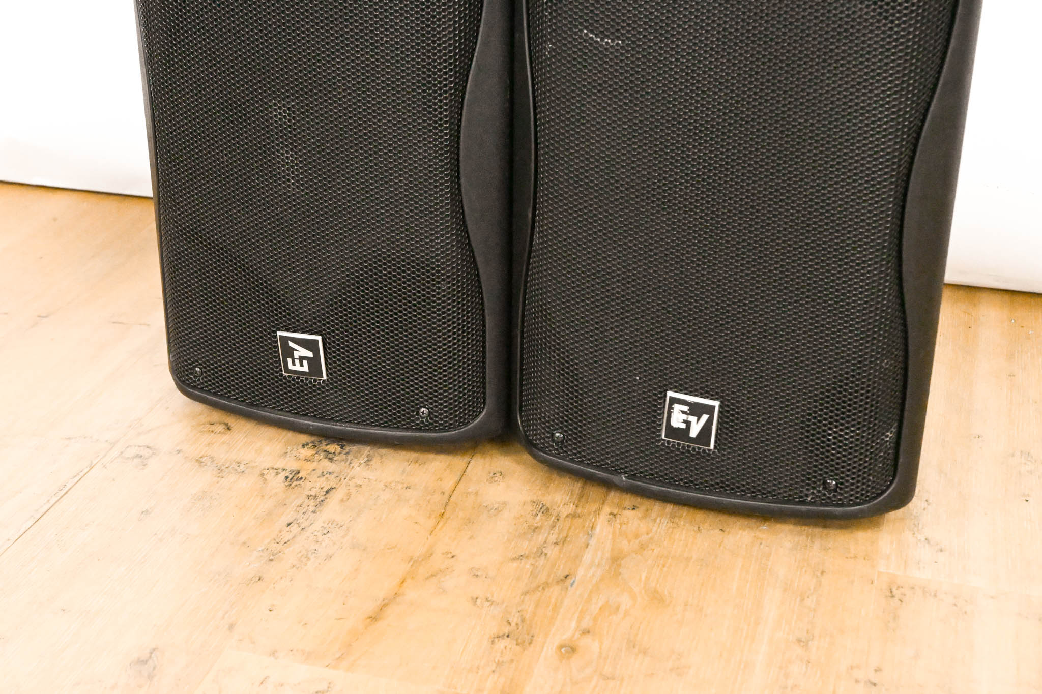 Electro-Voice (EV) ZX1-90 8-inch Two-Way Passive Loudspeaker (PAIR)