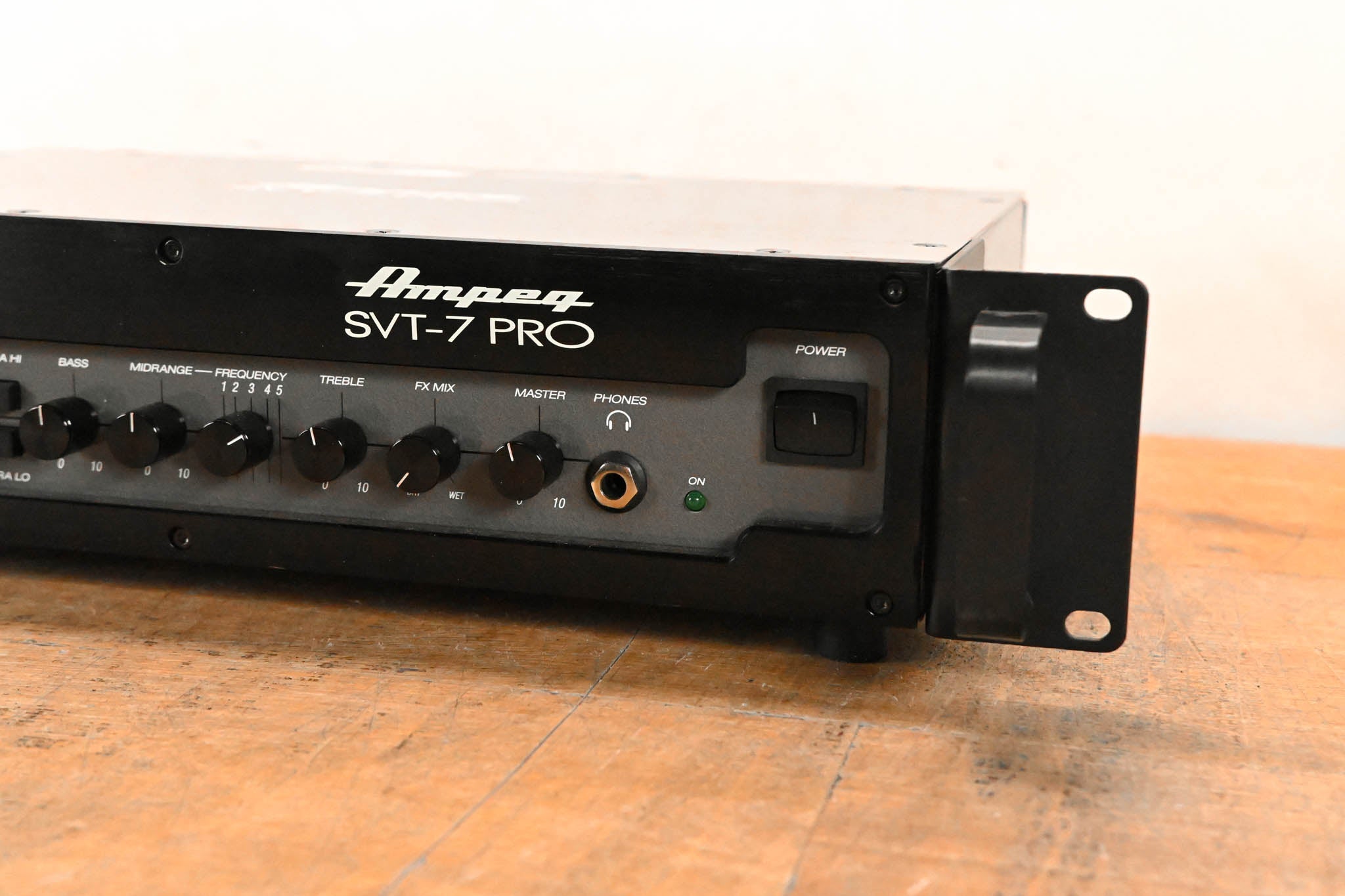 Ampeg SVT-7 PRO 1000W Bass Amp Head