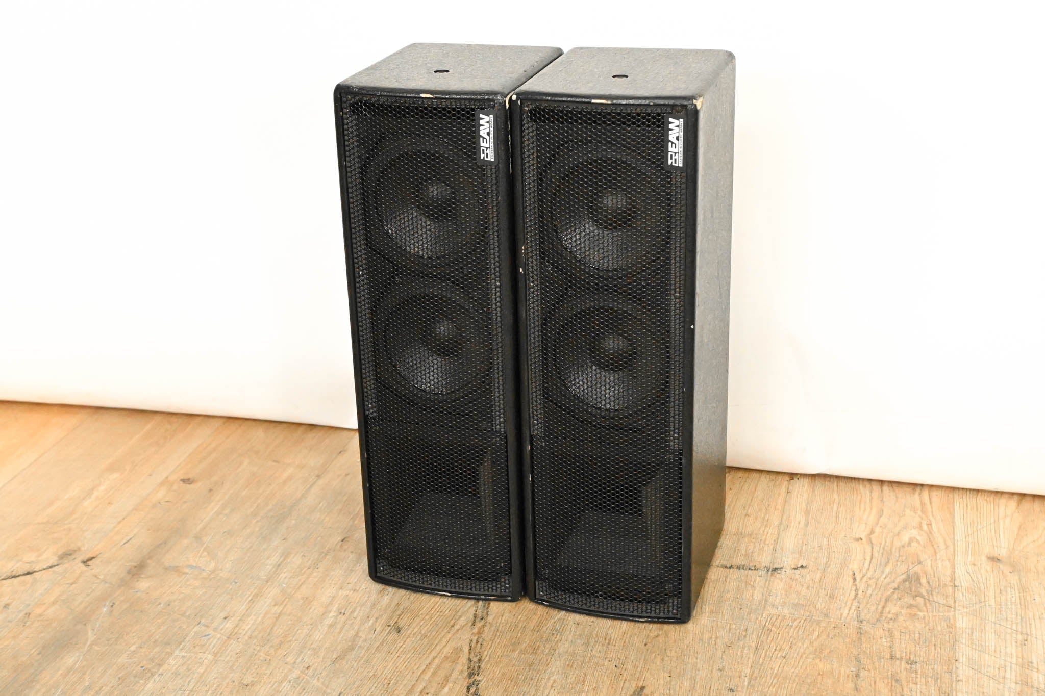 EAW UB52 Two-Way Full-Range Loudspeaker (PAIR)