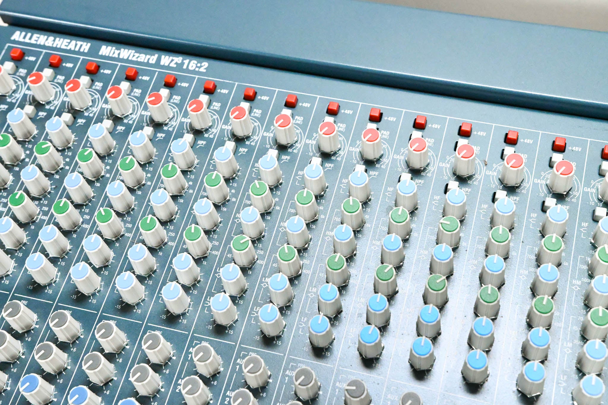 Allen & Heath MixWizard WZ3 16:2 16-Channel Analog Mixer