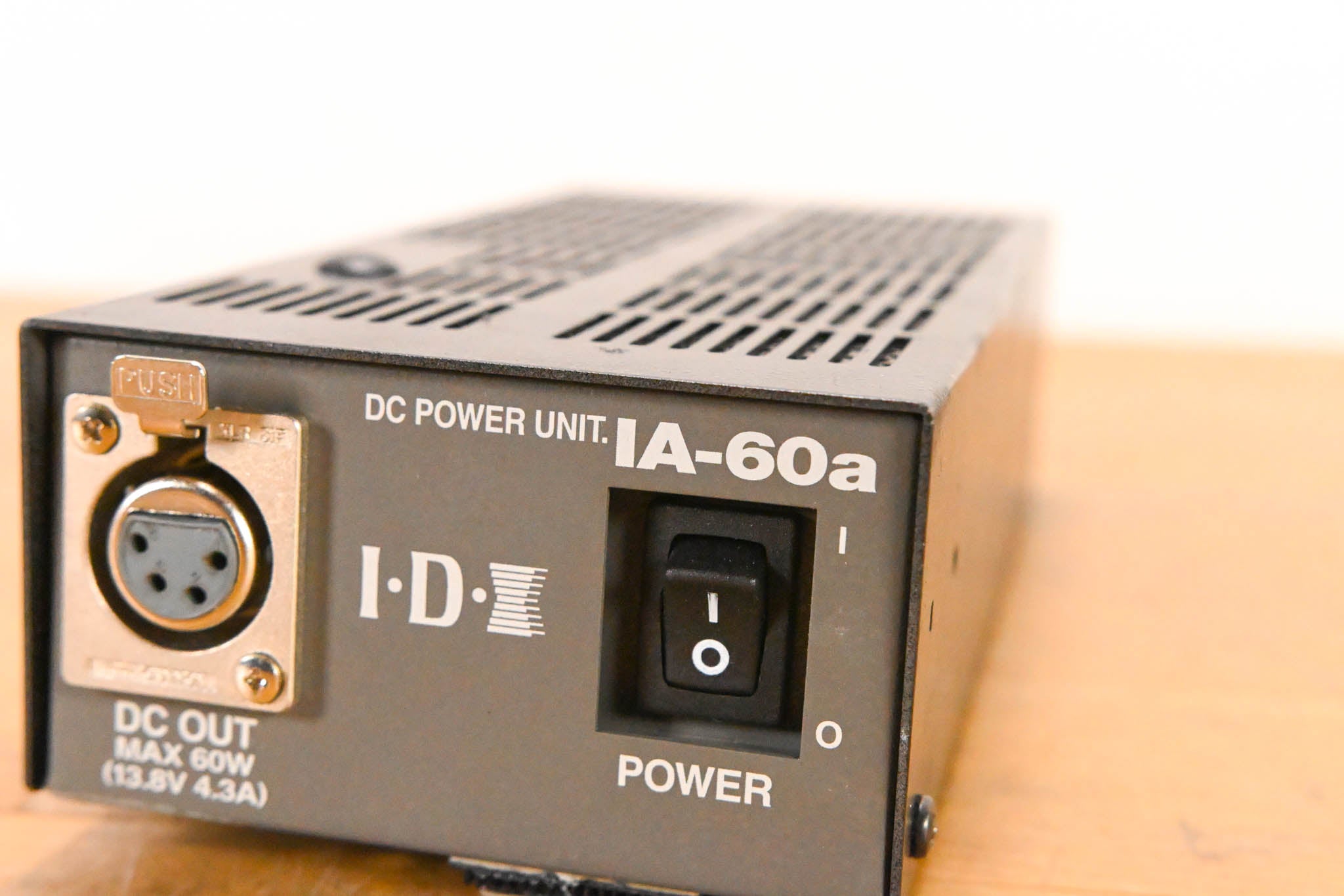 その他 iueo aaa IDX System Technology IA-60a Single-Channel DC Power Supply CG01ZJQ