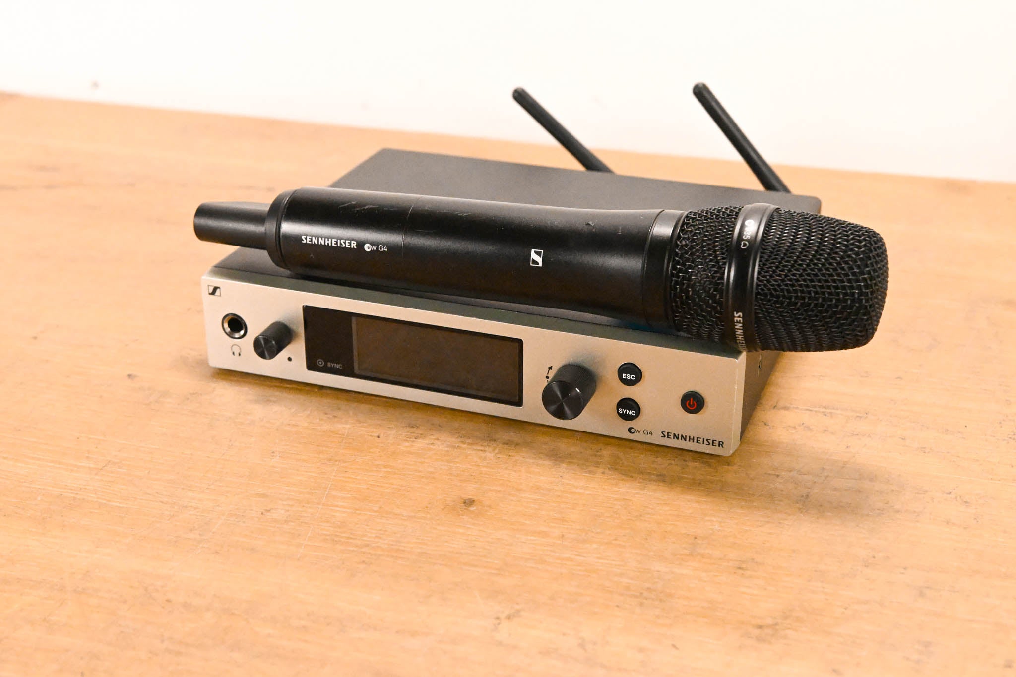 Sennheiser EW 500 G4-935 Handheld Microphone System - AW+ Band (NO PSU)